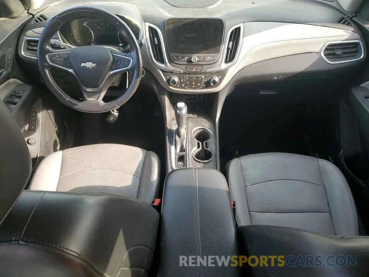 8 Photograph of a damaged car 2GNAXNEV3K6261688 CHEVROLET EQUINOX 2019