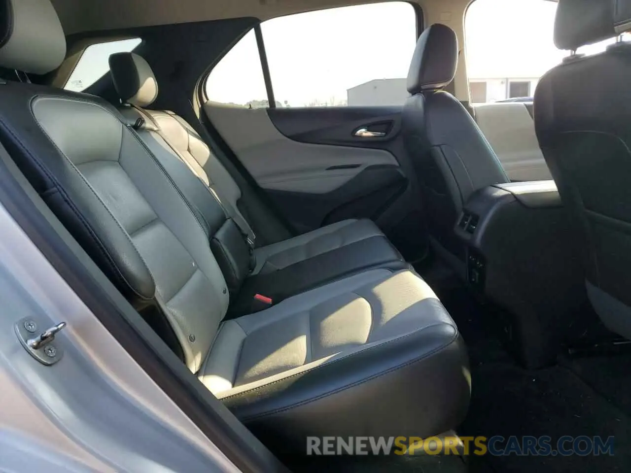 12 Photograph of a damaged car 2GNAXNEV9K6284005 CHEVROLET EQUINOX 2019