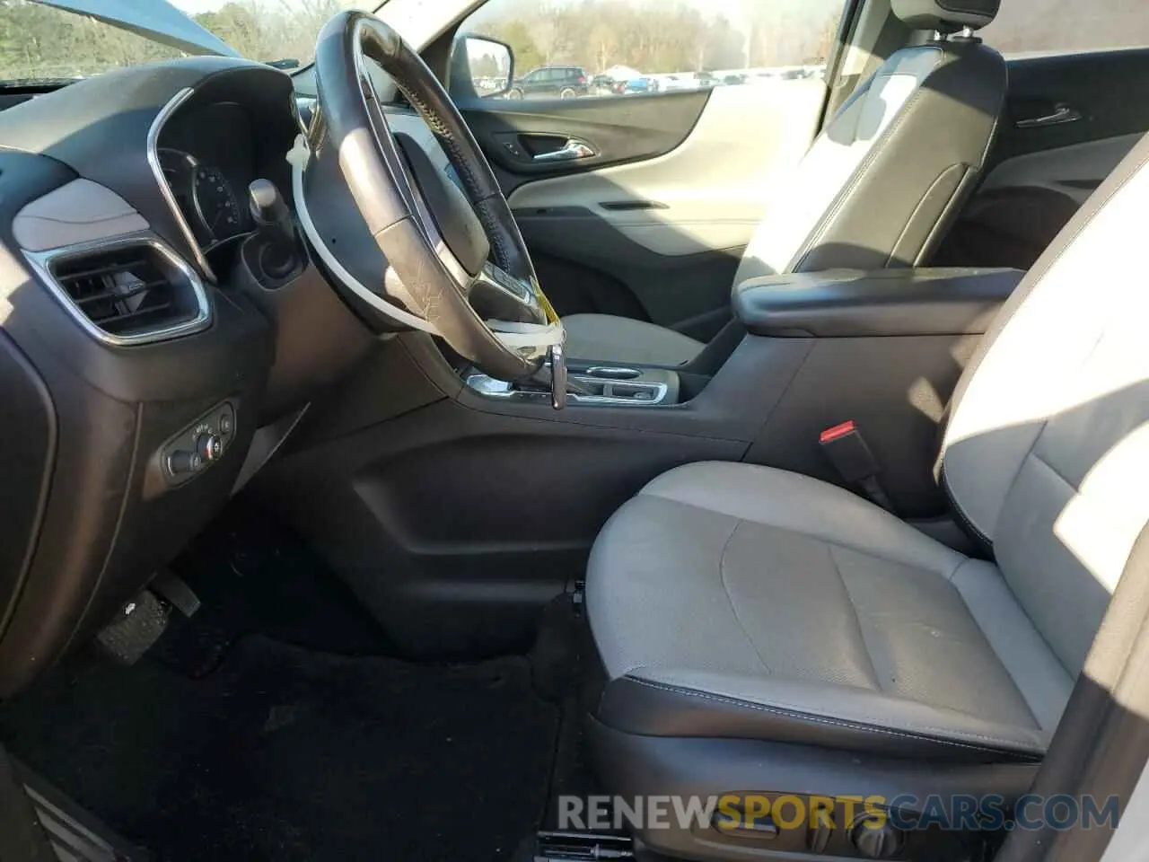 7 Photograph of a damaged car 2GNAXNEV9K6284005 CHEVROLET EQUINOX 2019