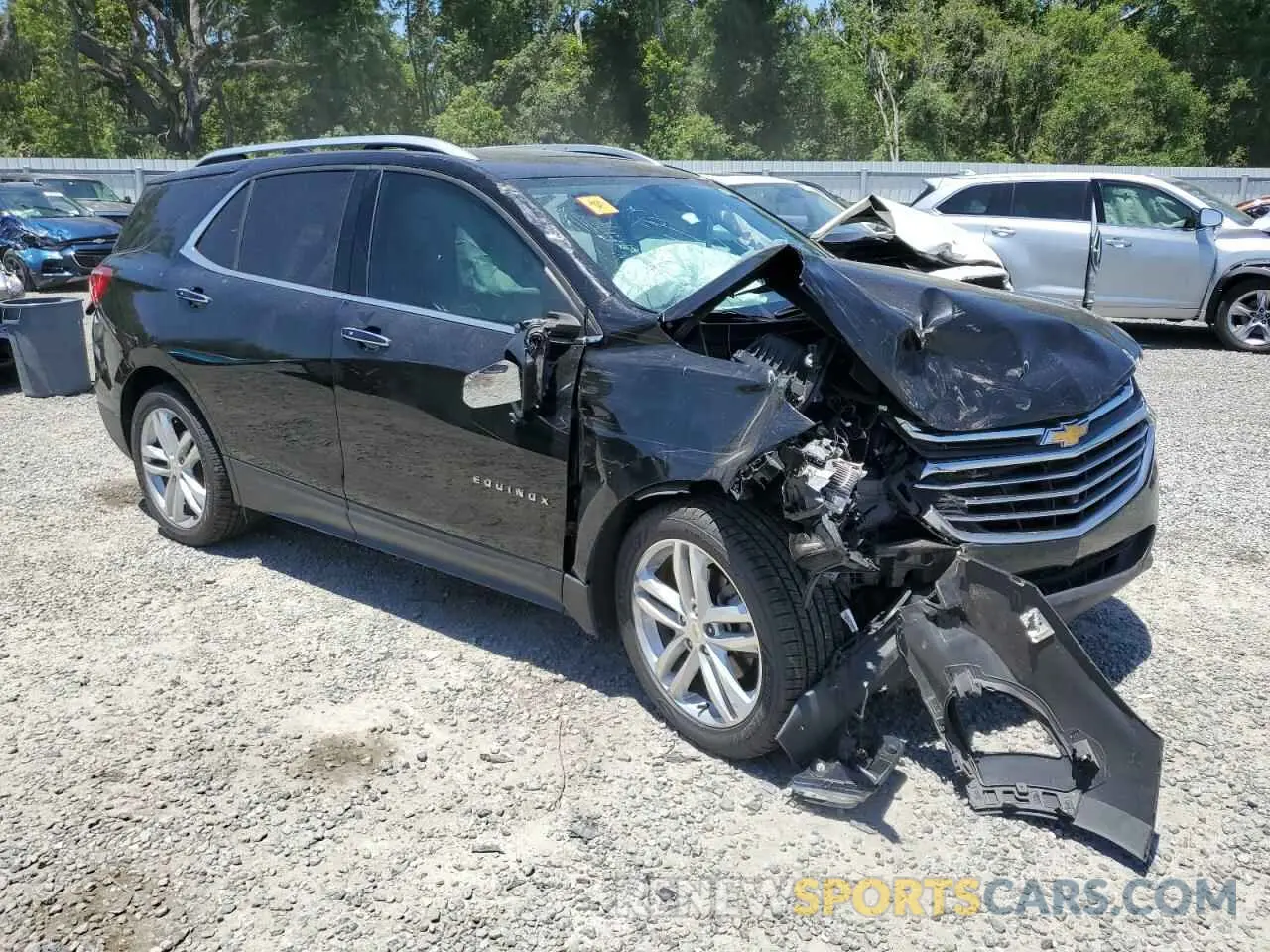 4 Photograph of a damaged car 2GNAXPEX1K6239749 CHEVROLET EQUINOX 2019
