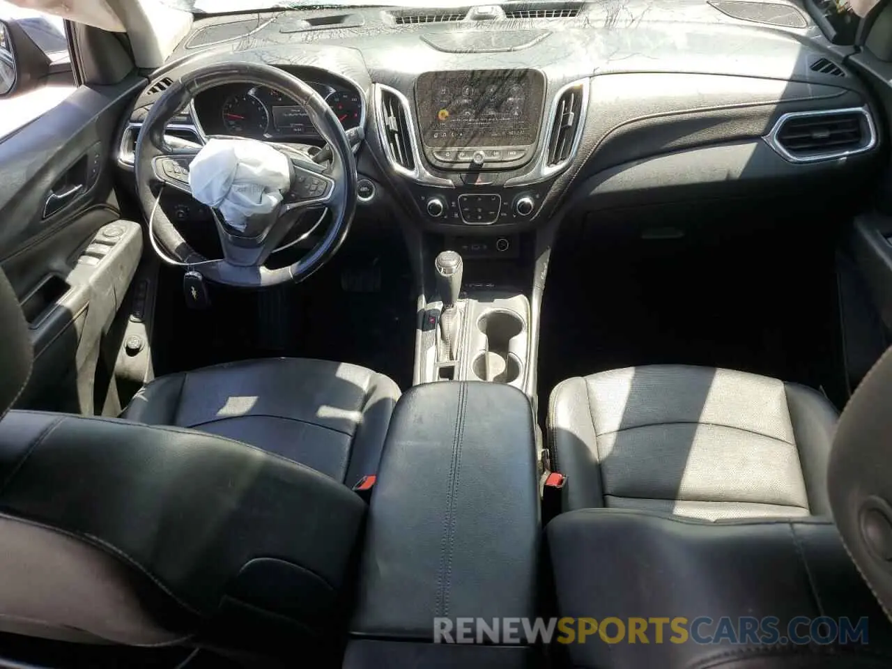 8 Photograph of a damaged car 2GNAXPEX2K6141975 CHEVROLET EQUINOX 2019