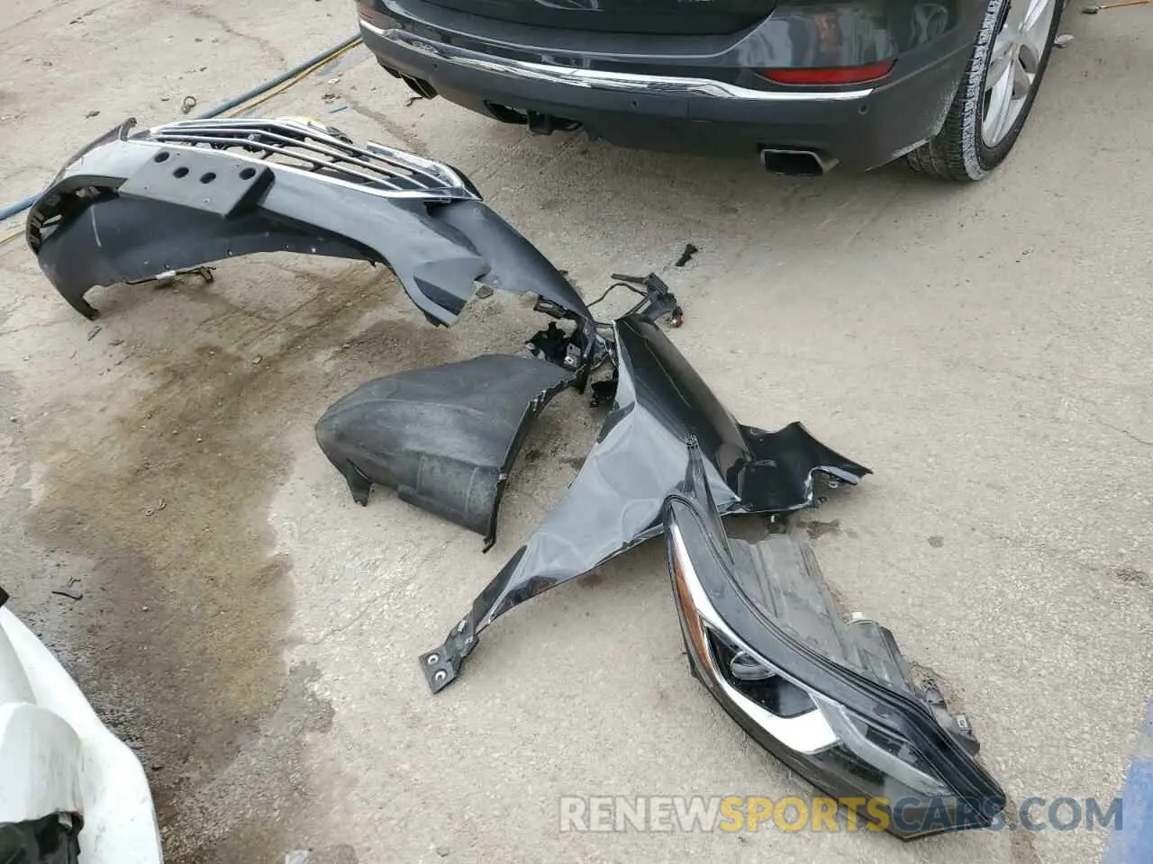 13 Photograph of a damaged car 2GNAXPEX2K6151230 CHEVROLET EQUINOX 2019