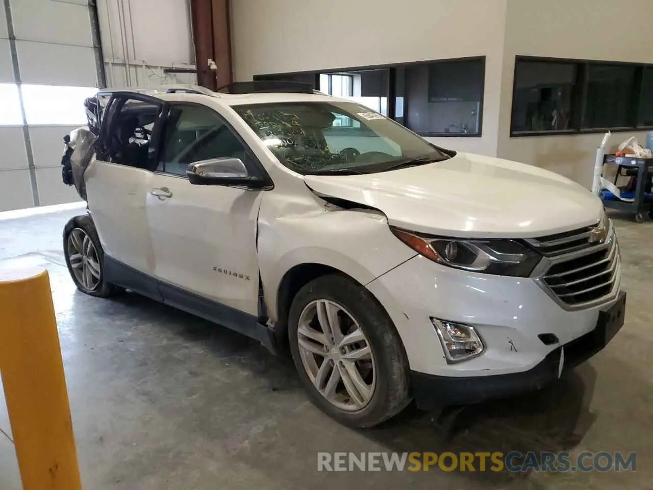 4 Photograph of a damaged car 2GNAXPEX4K6142027 CHEVROLET EQUINOX 2019