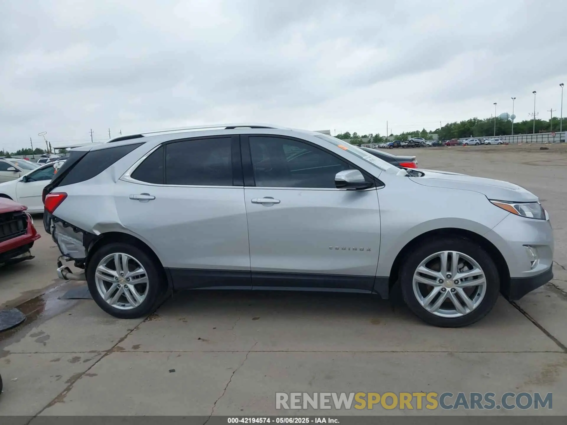 13 Photograph of a damaged car 2GNAXPEX4K6252513 CHEVROLET EQUINOX 2019