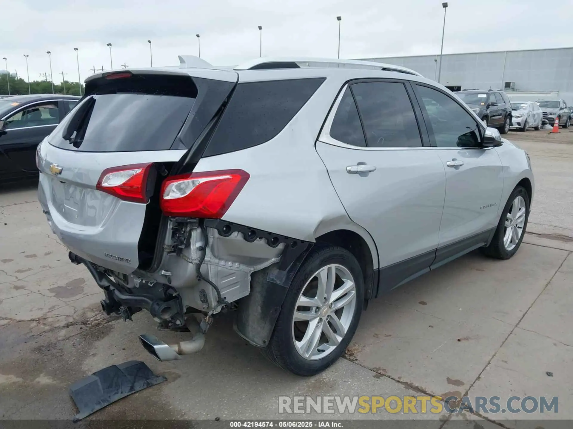 4 Photograph of a damaged car 2GNAXPEX4K6252513 CHEVROLET EQUINOX 2019