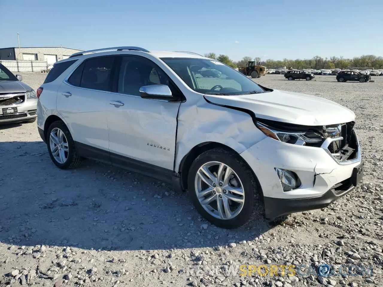 4 Photograph of a damaged car 2GNAXPEX6K6237463 CHEVROLET EQUINOX 2019