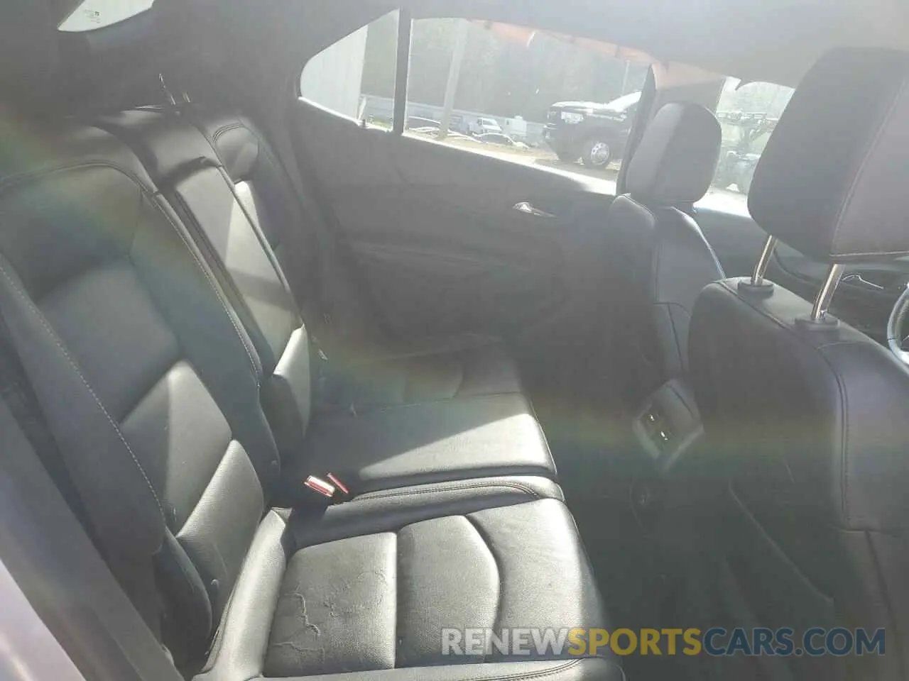 10 Photograph of a damaged car 2GNAXPEX7K6233681 CHEVROLET EQUINOX 2019