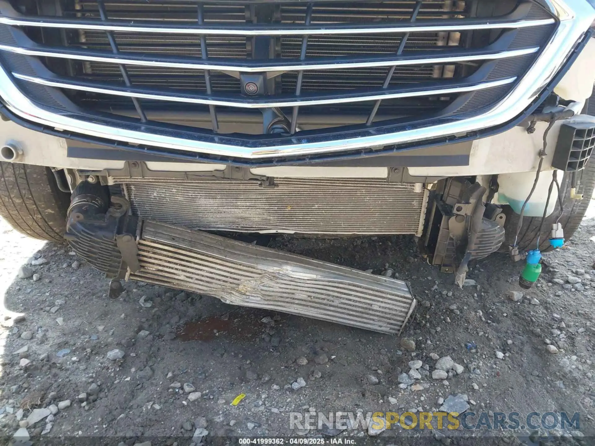 19 Photograph of a damaged car 2GNAXPEX7K6251937 CHEVROLET EQUINOX 2019