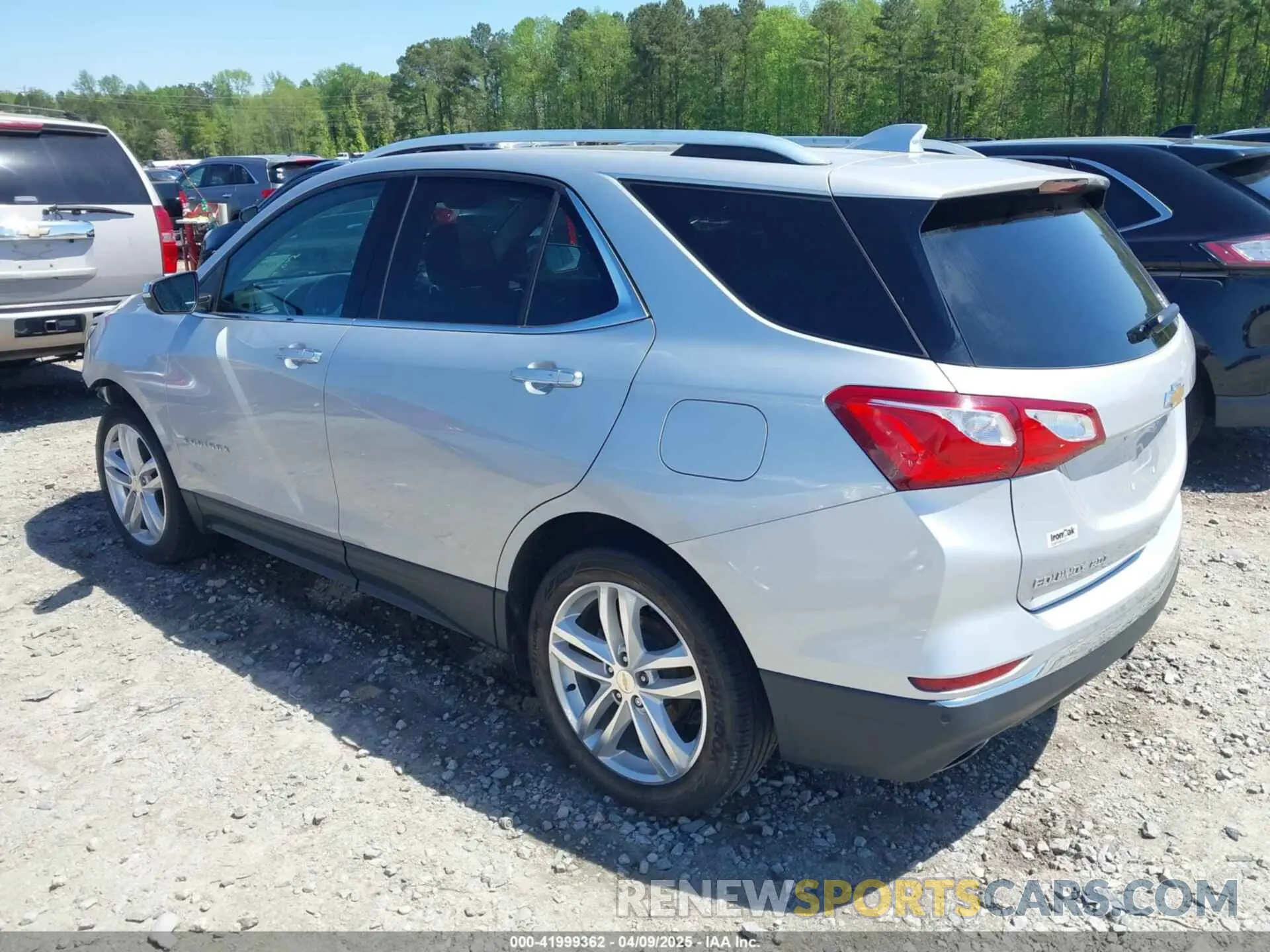 3 Photograph of a damaged car 2GNAXPEX7K6251937 CHEVROLET EQUINOX 2019