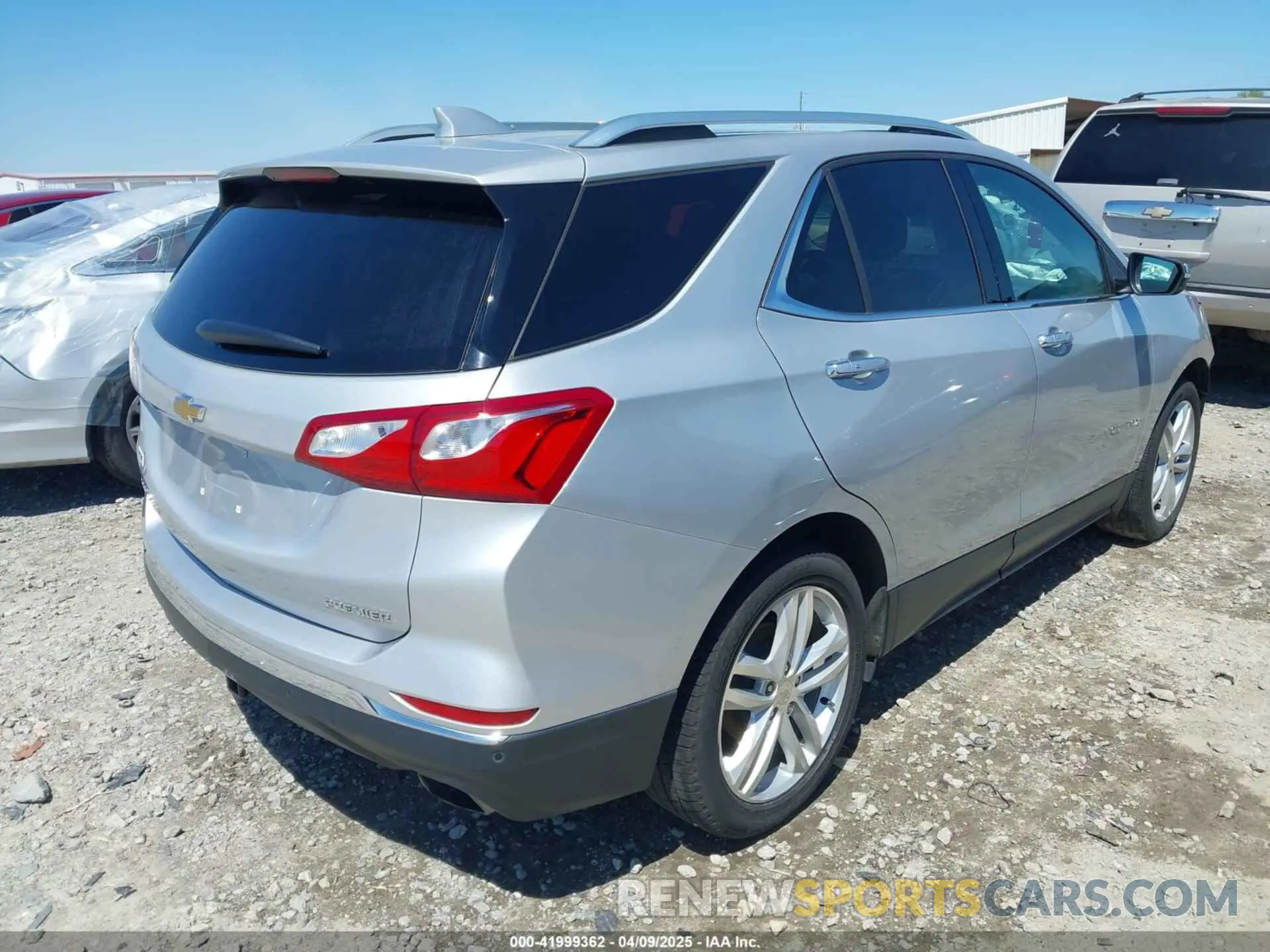 4 Photograph of a damaged car 2GNAXPEX7K6251937 CHEVROLET EQUINOX 2019