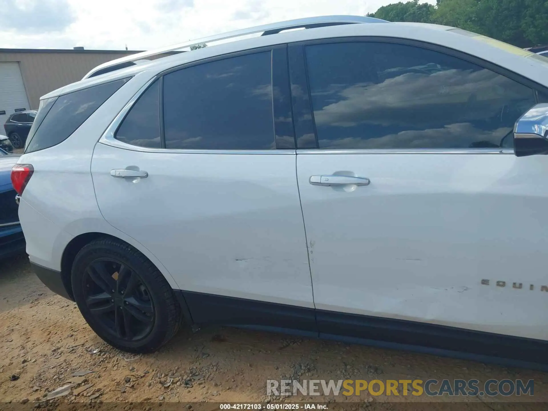 18 Photograph of a damaged car 2GNAXPEX9K6177386 CHEVROLET EQUINOX 2019