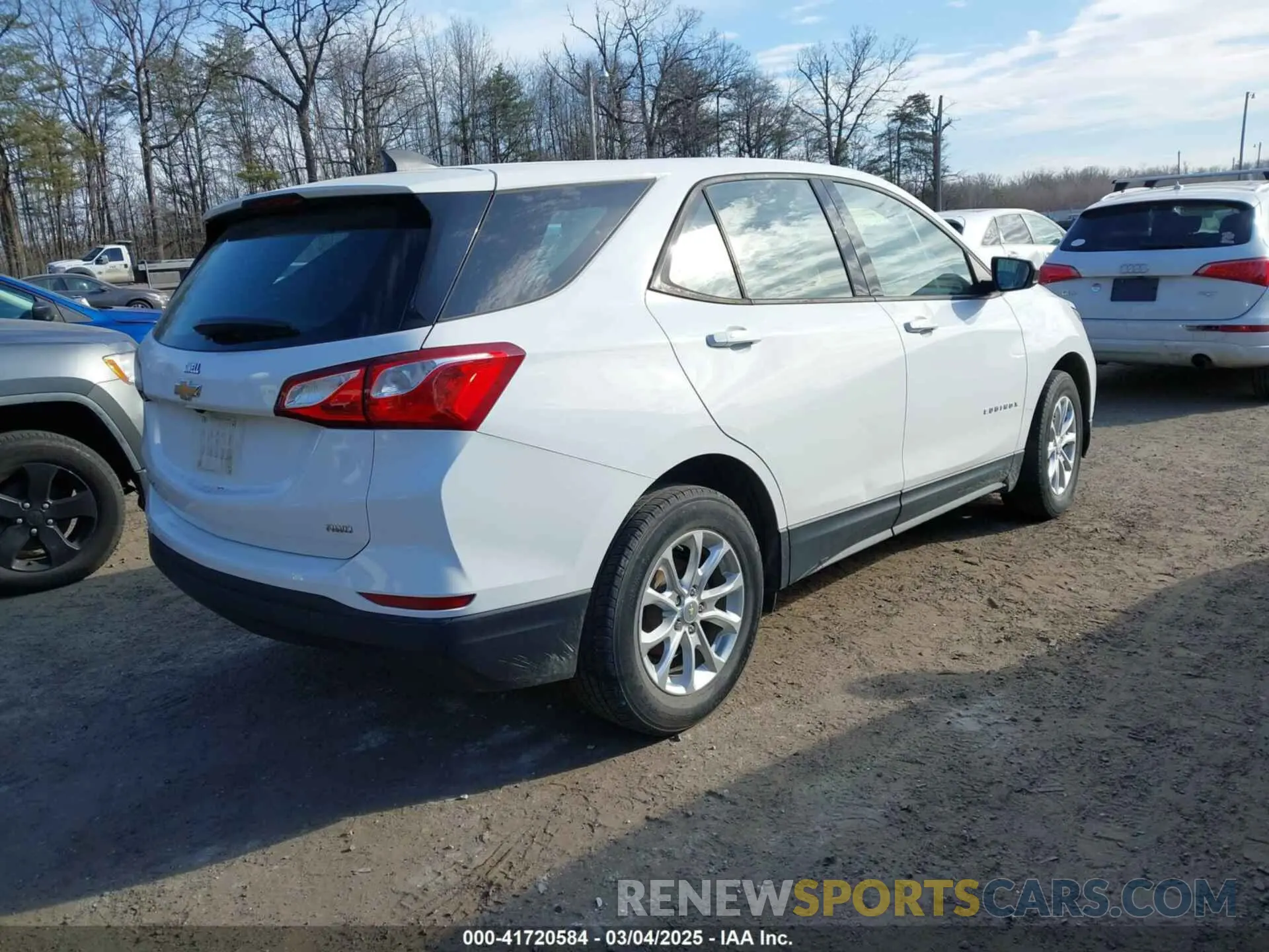 4 Photograph of a damaged car 2GNAXSEV0K6147310 CHEVROLET EQUINOX 2019