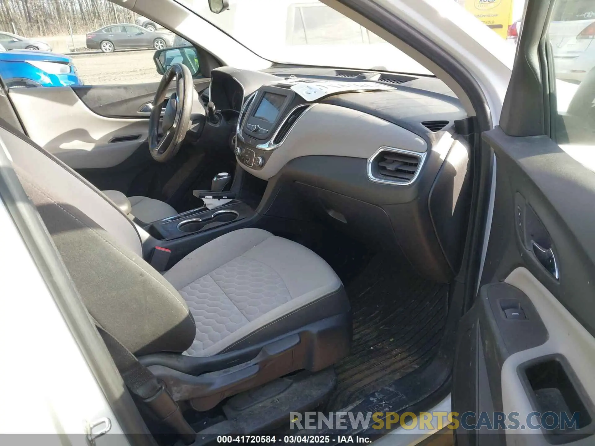 5 Photograph of a damaged car 2GNAXSEV0K6147310 CHEVROLET EQUINOX 2019