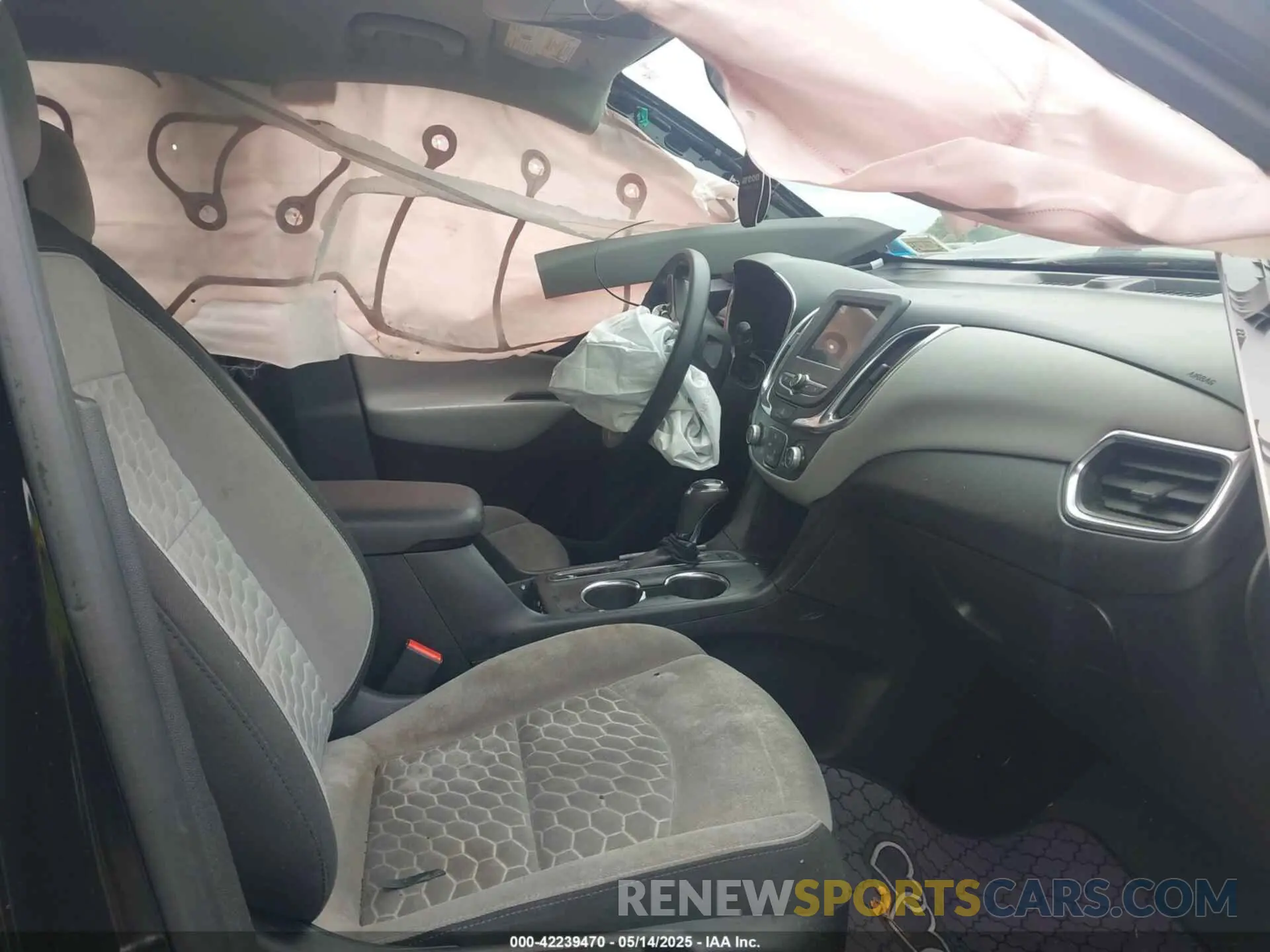 5 Photograph of a damaged car 2GNAXSEV0K6148800 CHEVROLET EQUINOX 2019