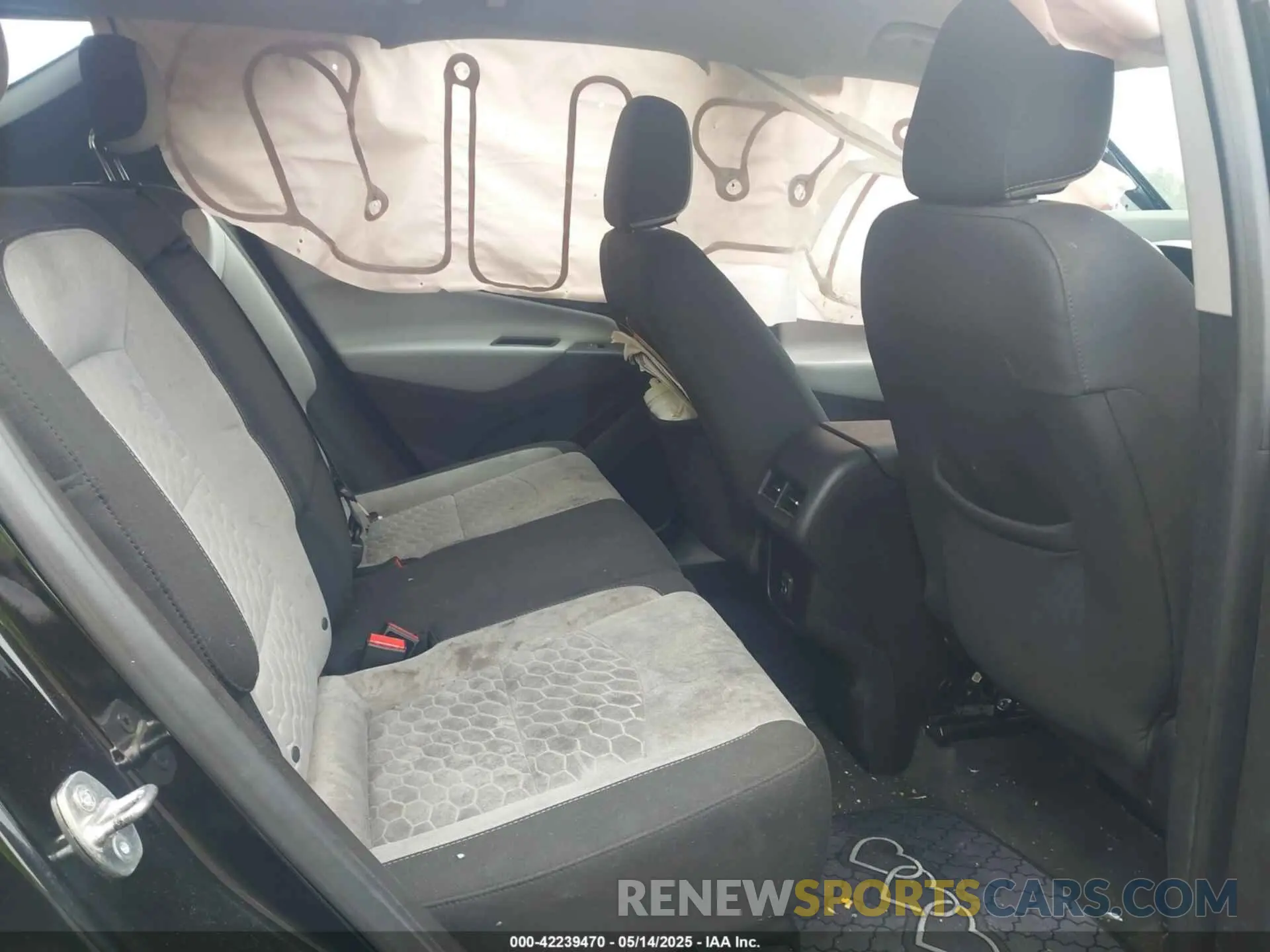 8 Photograph of a damaged car 2GNAXSEV0K6148800 CHEVROLET EQUINOX 2019