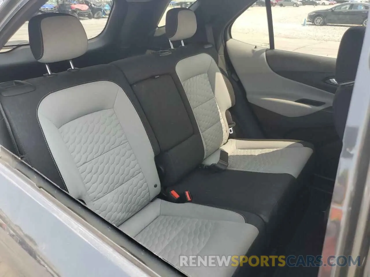 11 Photograph of a damaged car 2GNAXSEV0K6158002 CHEVROLET EQUINOX 2019
