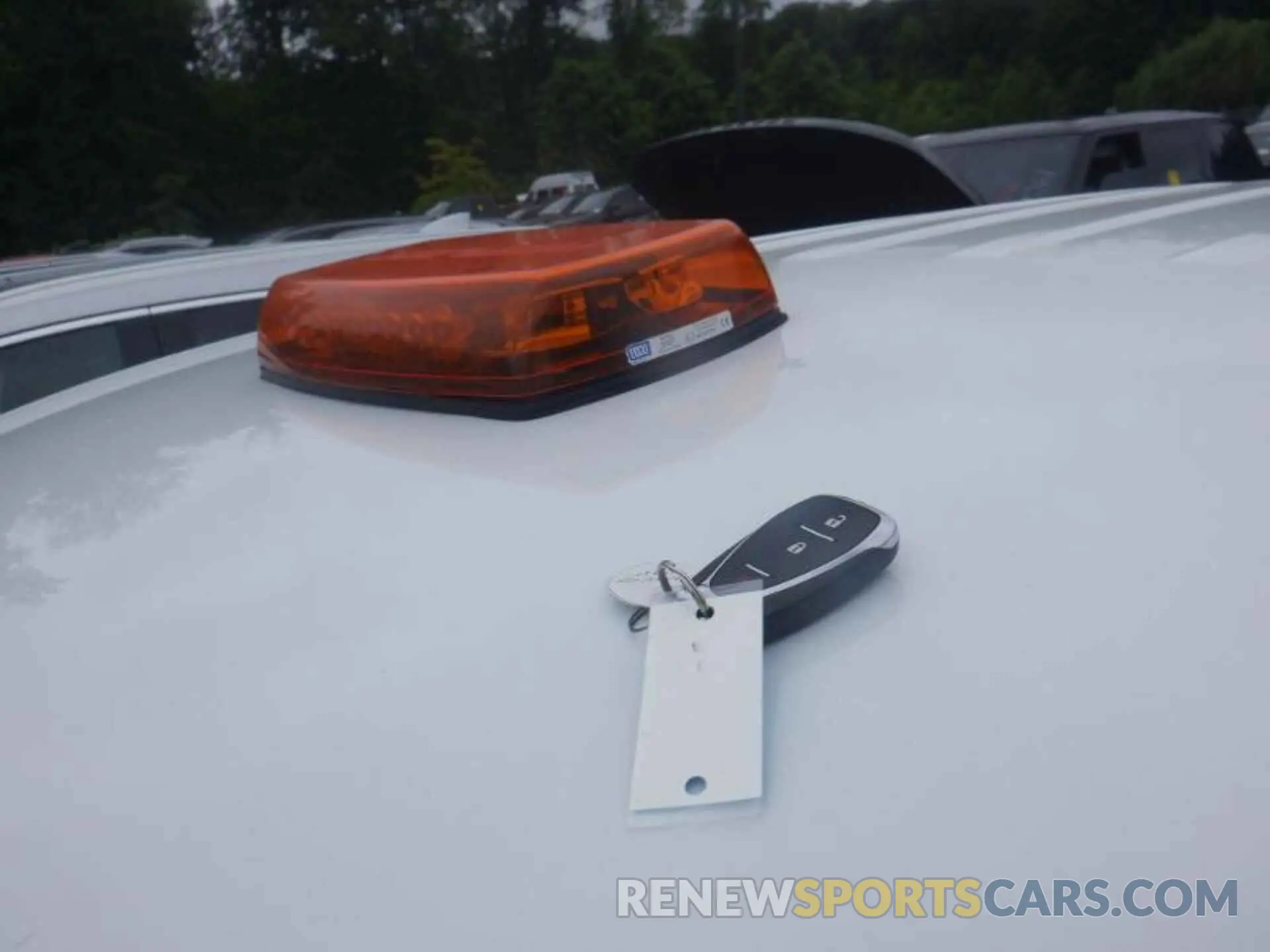4 Photograph of a damaged car 2GNAXSEV0K6212835 CHEVROLET EQUINOX 2019