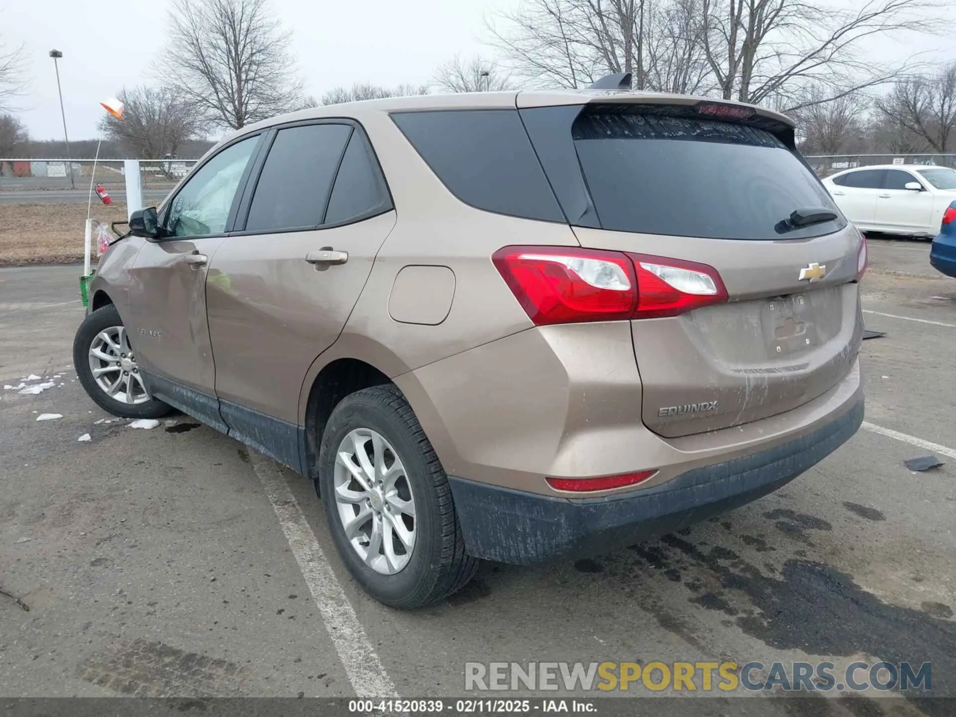 3 Photograph of a damaged car 2GNAXSEV1K6300566 CHEVROLET EQUINOX 2019