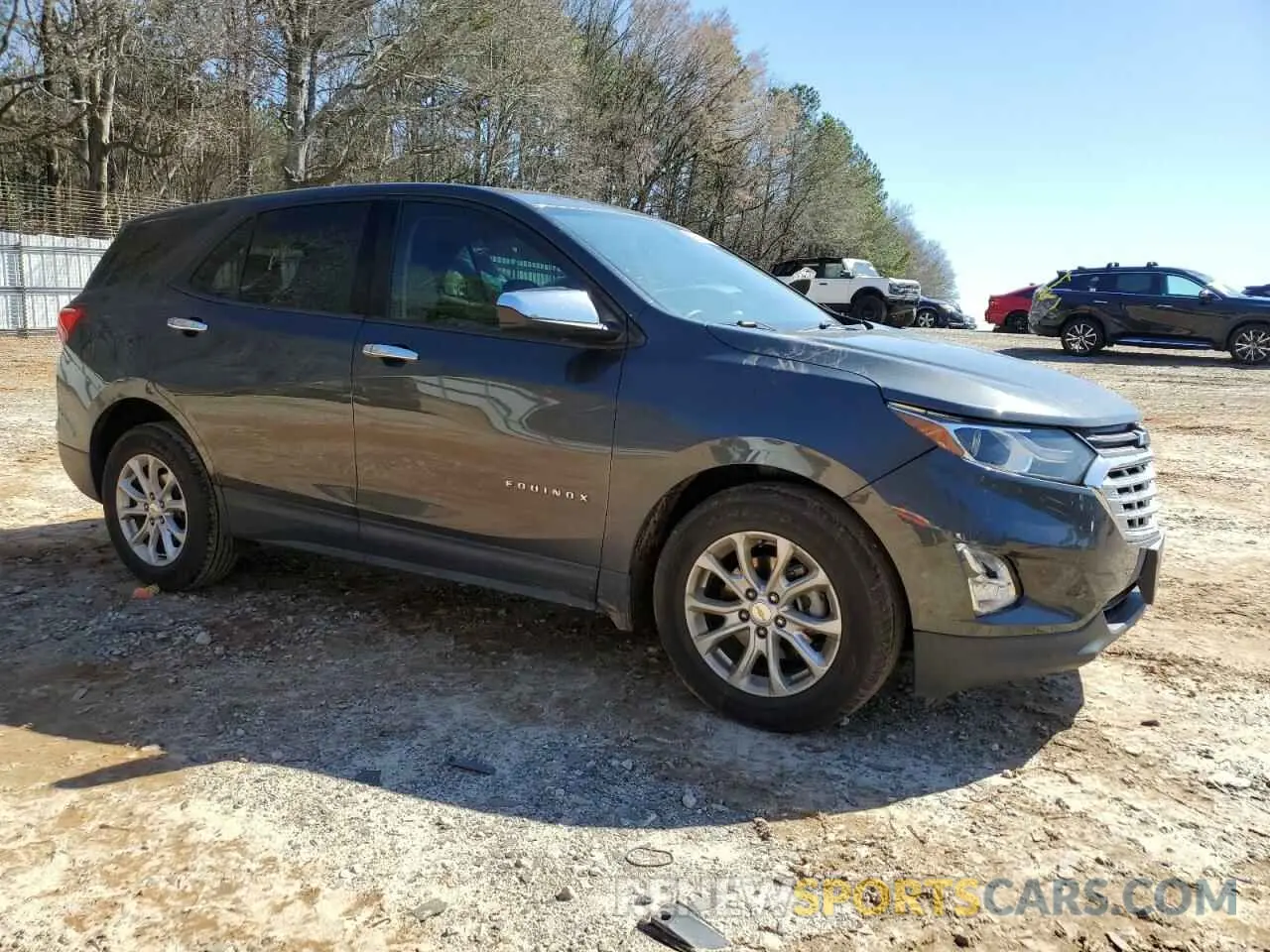 4 Photograph of a damaged car 2GNAXSEV2K6101512 CHEVROLET EQUINOX 2019