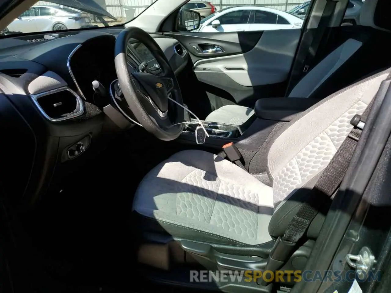 7 Photograph of a damaged car 2GNAXSEV2K6101512 CHEVROLET EQUINOX 2019