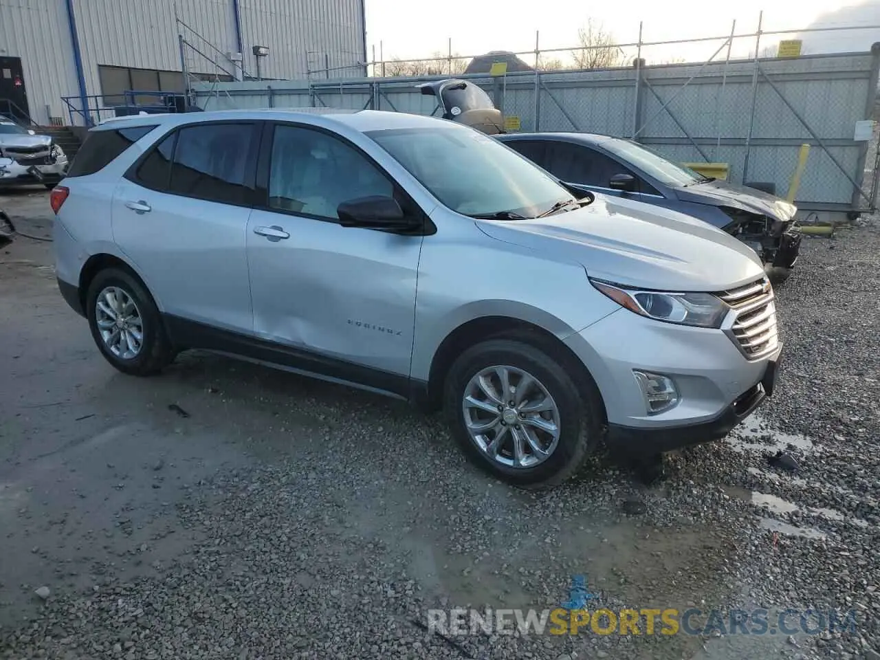 4 Photograph of a damaged car 2GNAXSEV3K6216555 CHEVROLET EQUINOX 2019