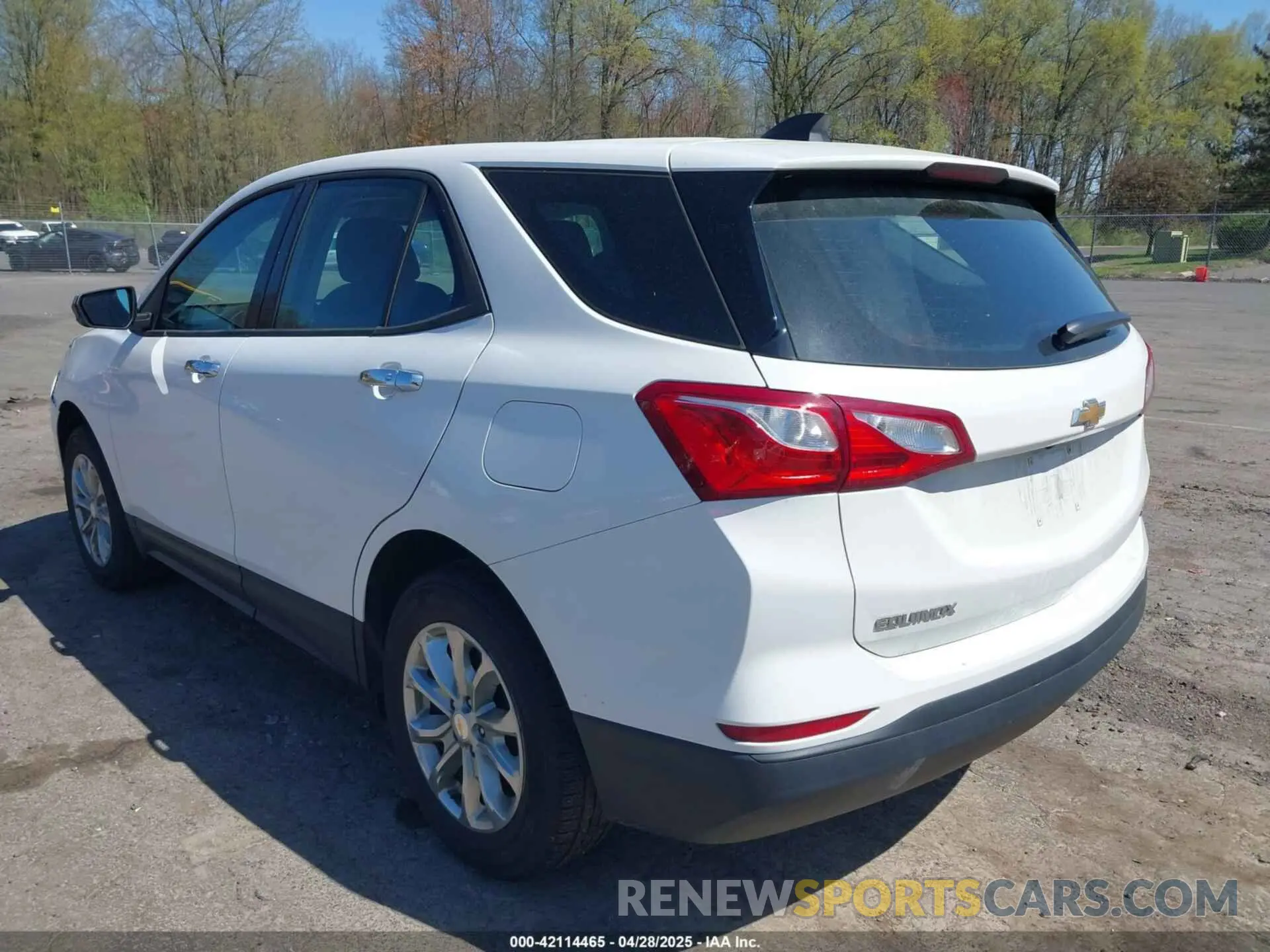 3 Photograph of a damaged car 2GNAXSEV4K6110423 CHEVROLET EQUINOX 2019