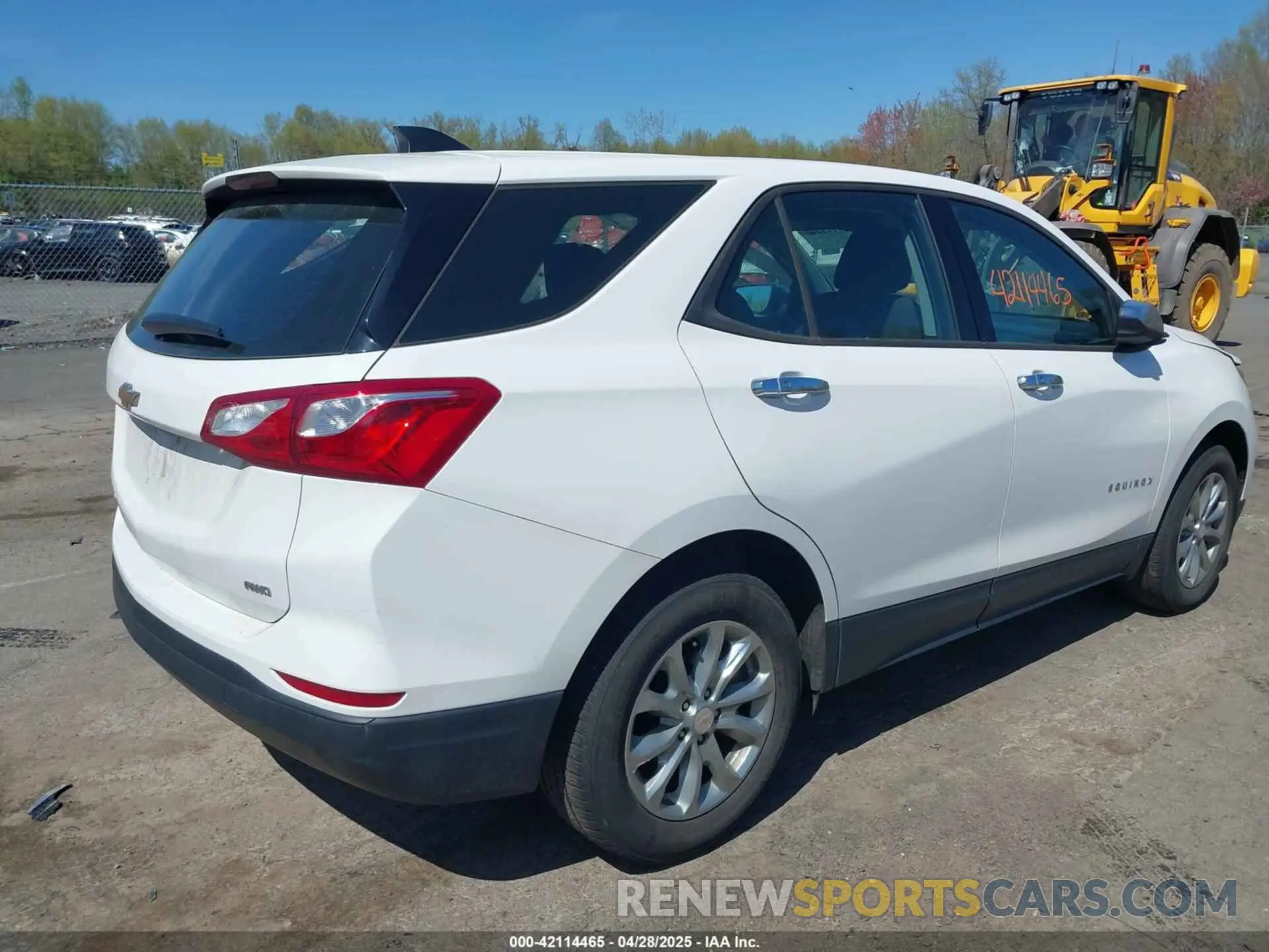 4 Photograph of a damaged car 2GNAXSEV4K6110423 CHEVROLET EQUINOX 2019