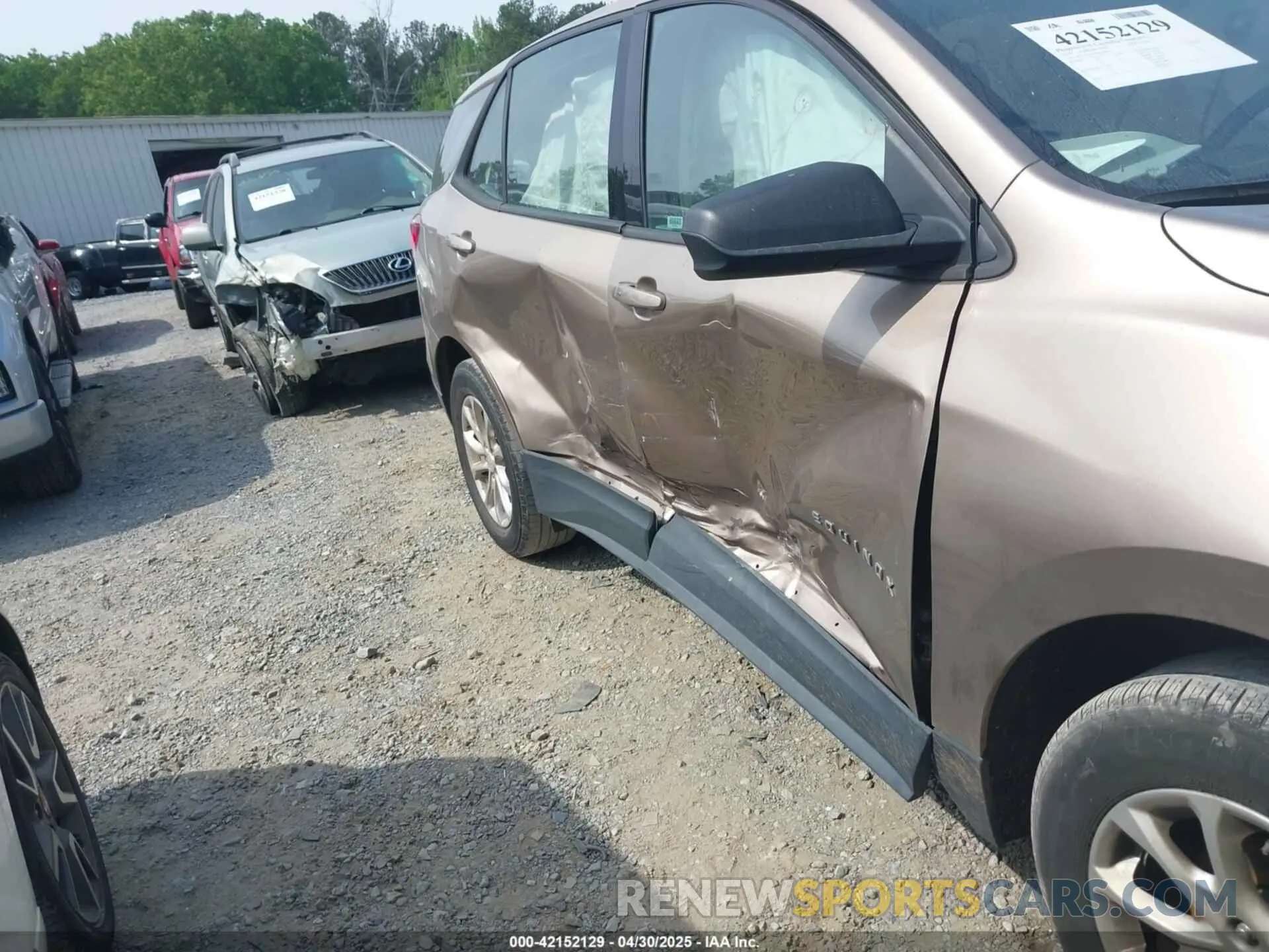 6 Photograph of a damaged car 2GNAXSEV4K6169956 CHEVROLET EQUINOX 2019