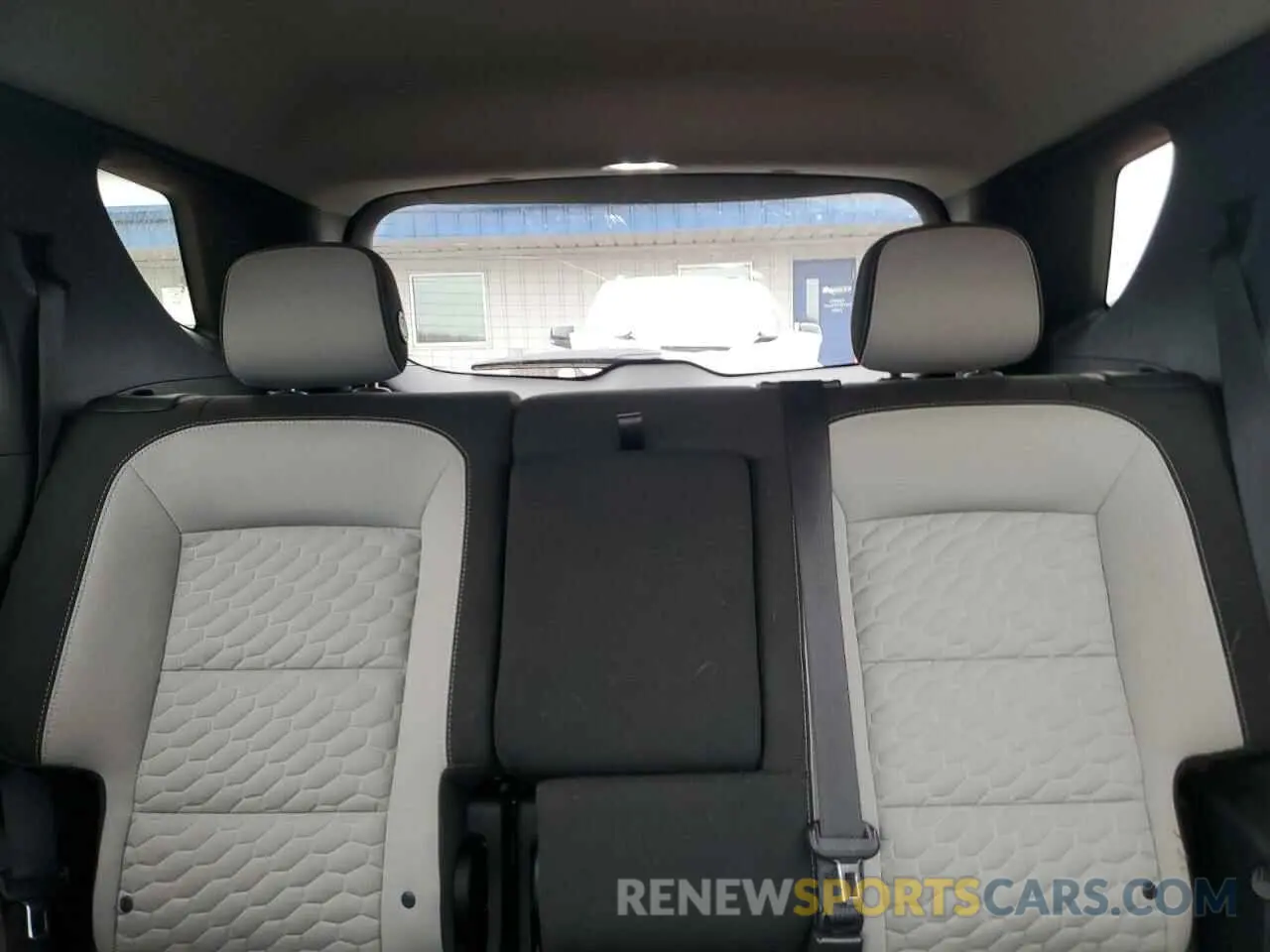 10 Photograph of a damaged car 2GNAXSEV4K6211199 CHEVROLET EQUINOX 2019