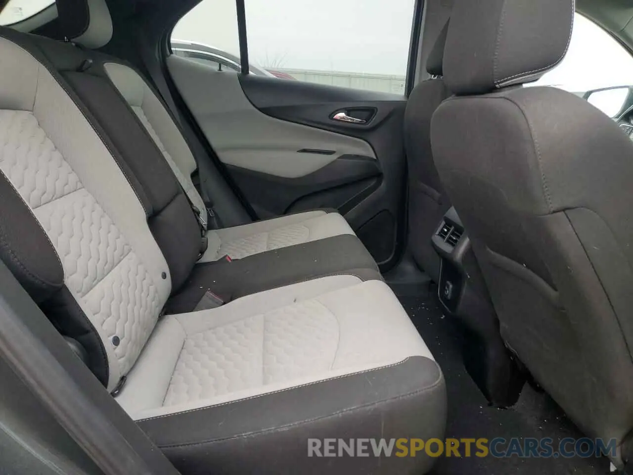 11 Photograph of a damaged car 2GNAXSEV4K6211199 CHEVROLET EQUINOX 2019
