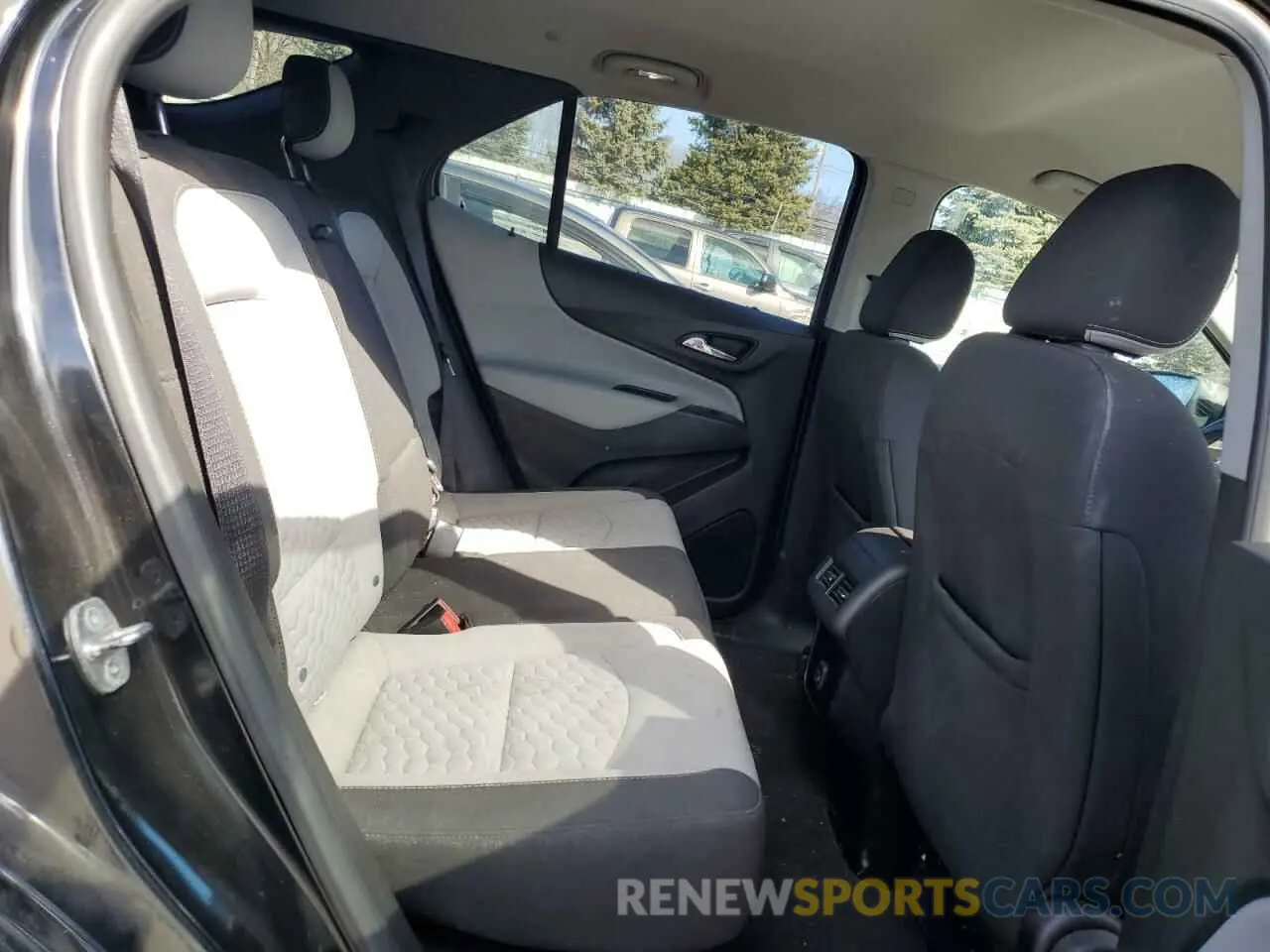 11 Photograph of a damaged car 2GNAXSEV4K6301758 CHEVROLET EQUINOX 2019