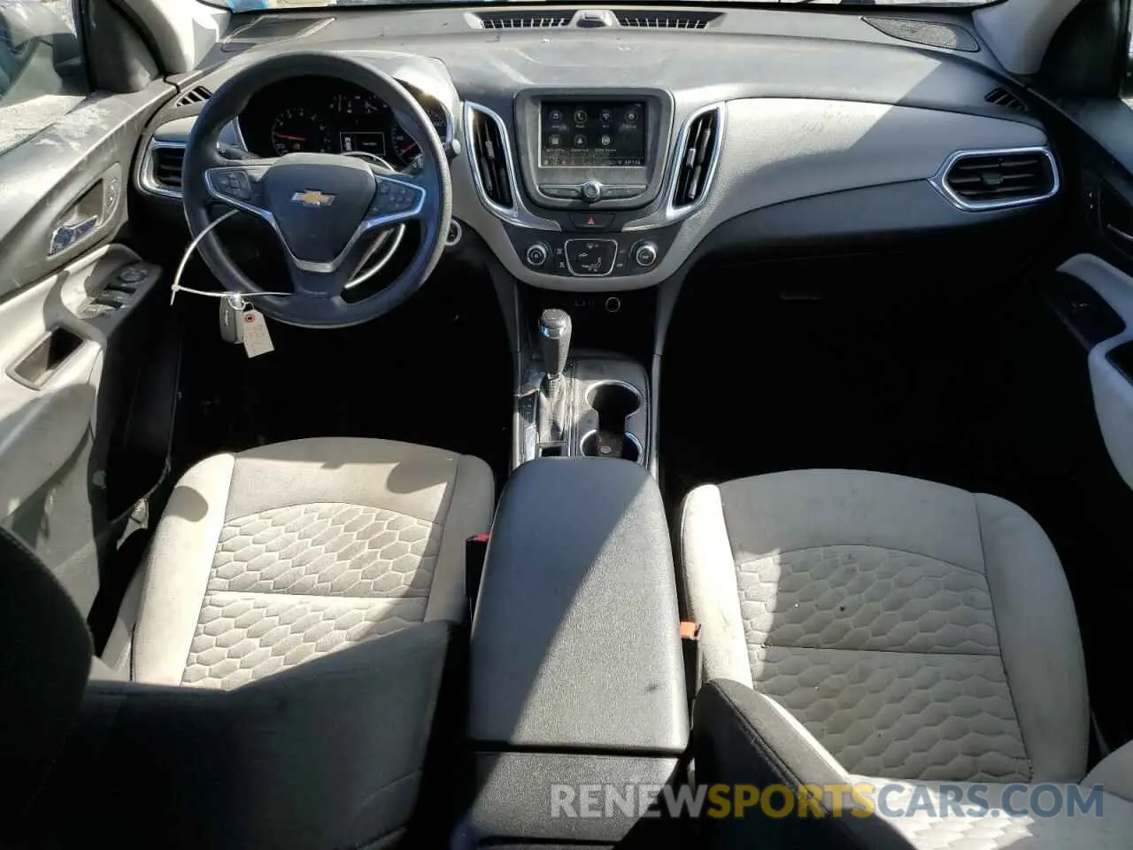 8 Photograph of a damaged car 2GNAXSEV4K6301758 CHEVROLET EQUINOX 2019
