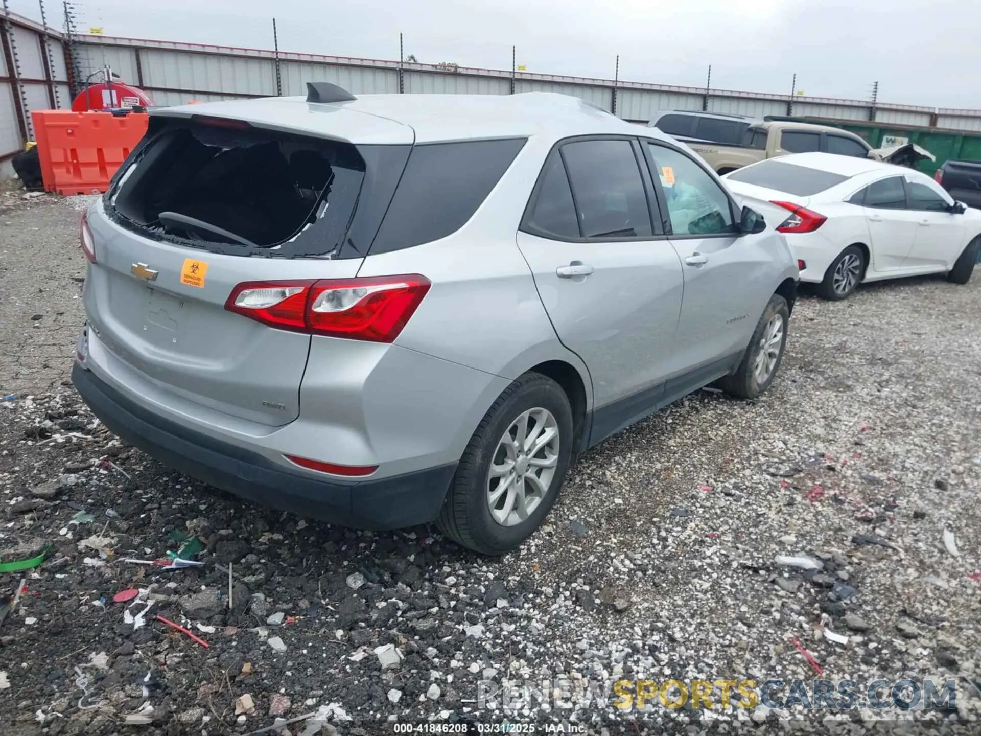 4 Photograph of a damaged car 2GNAXSEV5K6233485 CHEVROLET EQUINOX 2019