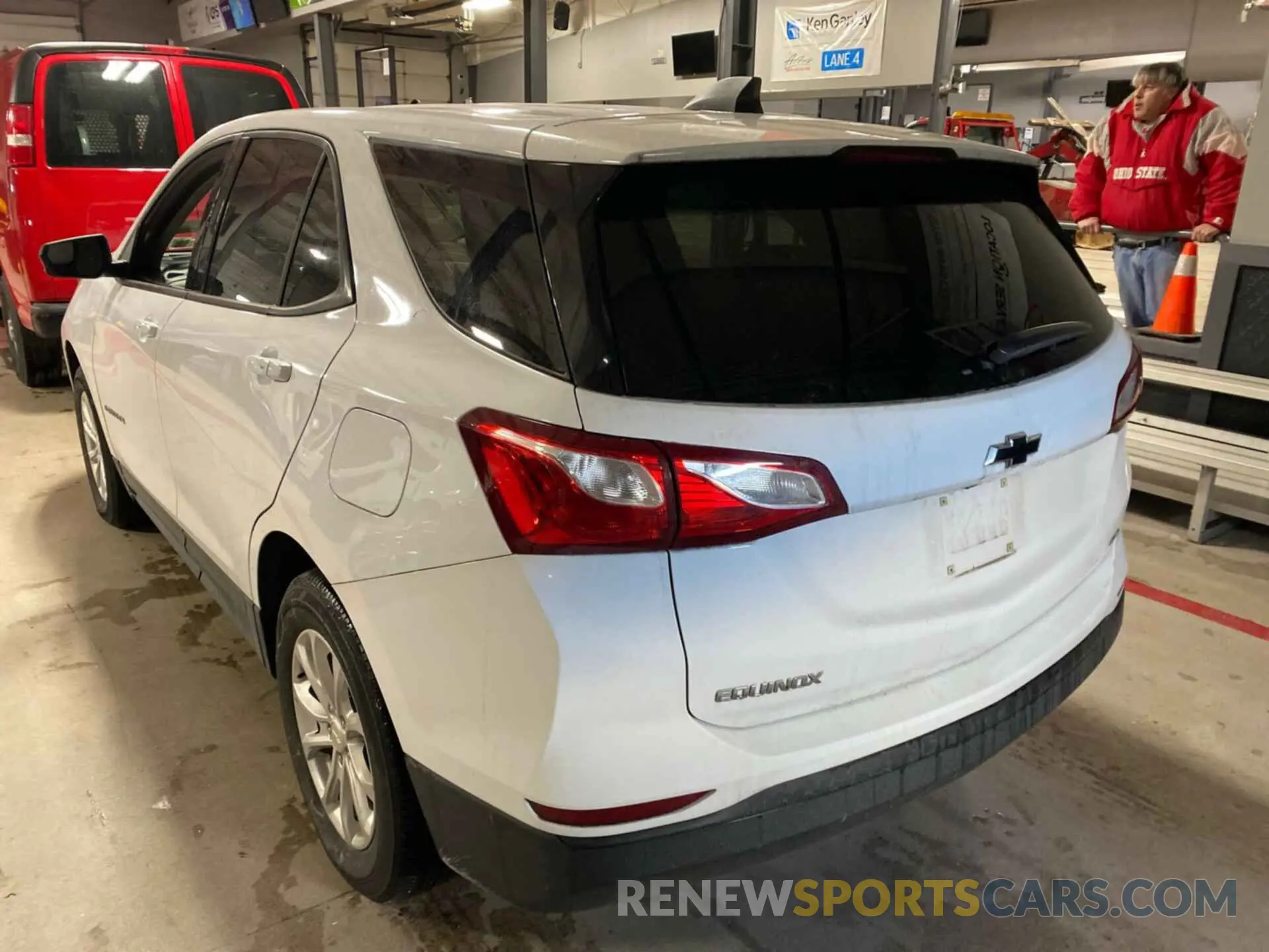 2 Photograph of a damaged car 2GNAXSEV6K6210040 CHEVROLET EQUINOX 2019