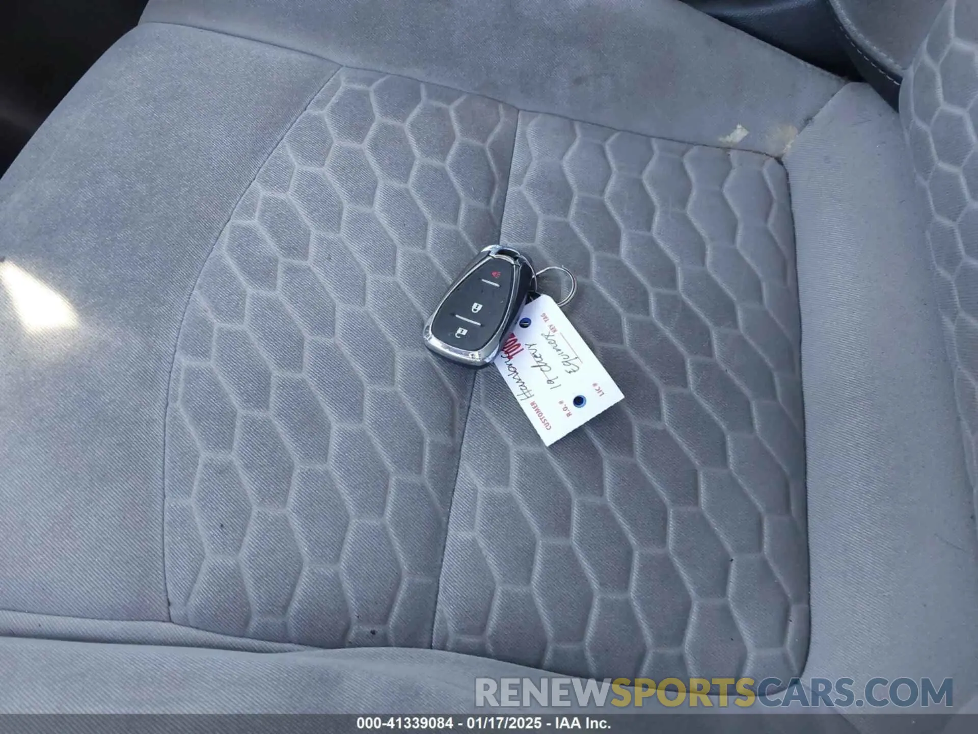 11 Photograph of a damaged car 2GNAXSEV7K6202948 CHEVROLET EQUINOX 2019