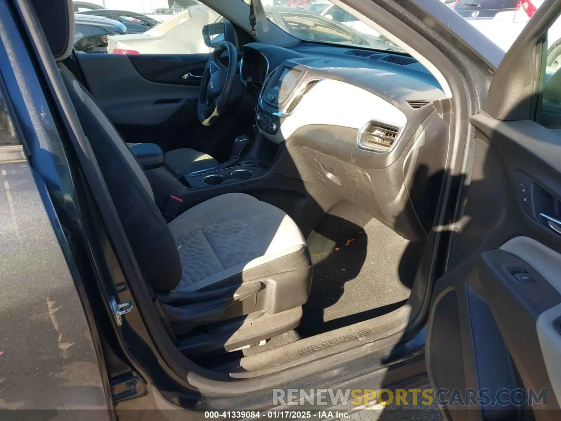 5 Photograph of a damaged car 2GNAXSEV7K6202948 CHEVROLET EQUINOX 2019