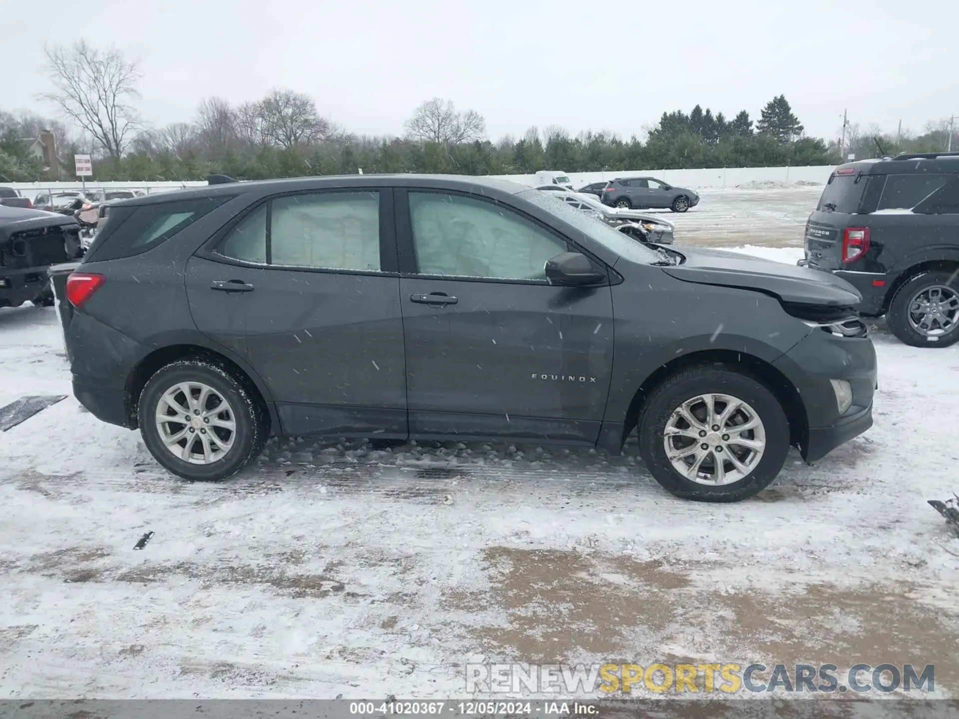 13 Photograph of a damaged car 2GNAXSEV8K6117021 CHEVROLET EQUINOX 2019