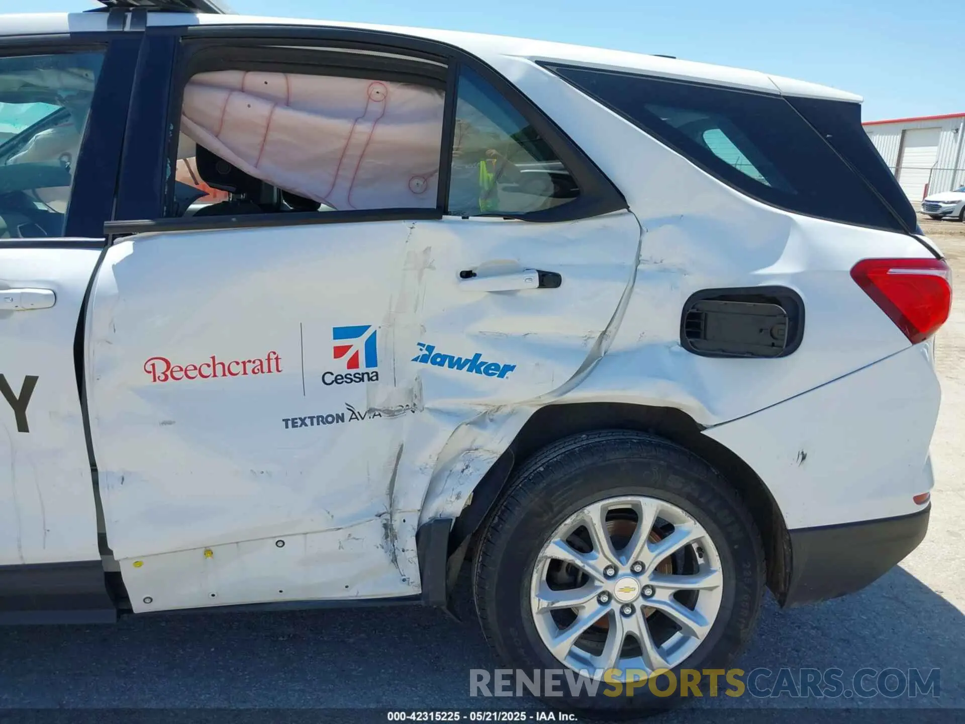 6 Photograph of a damaged car 2GNAXSEV8K6145580 CHEVROLET EQUINOX 2019