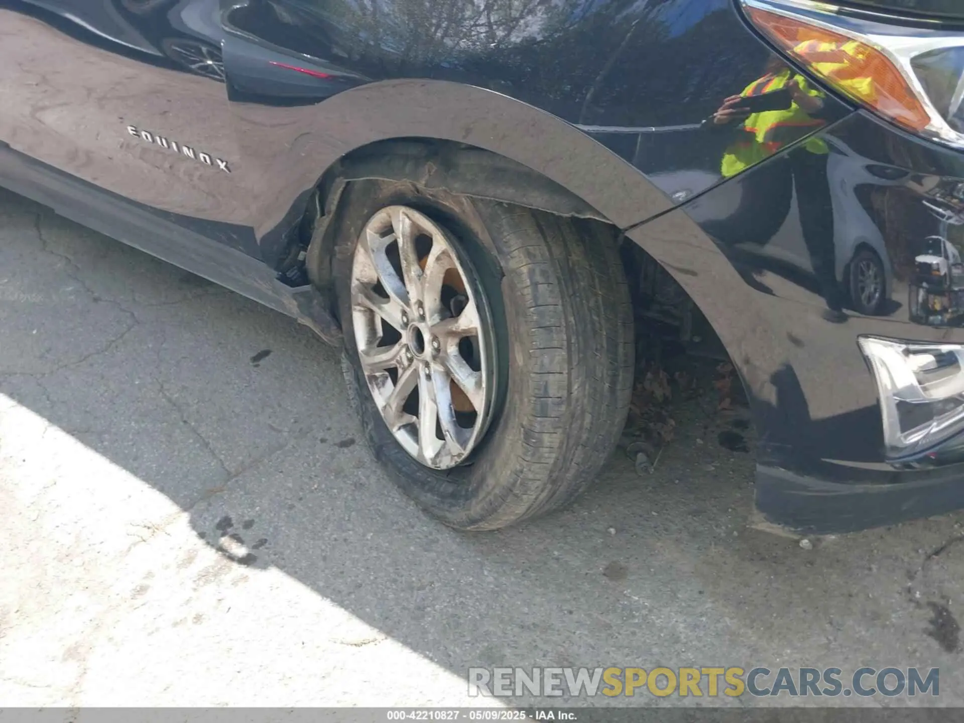 18 Photograph of a damaged car 2GNAXSEV9K6238804 CHEVROLET EQUINOX 2019