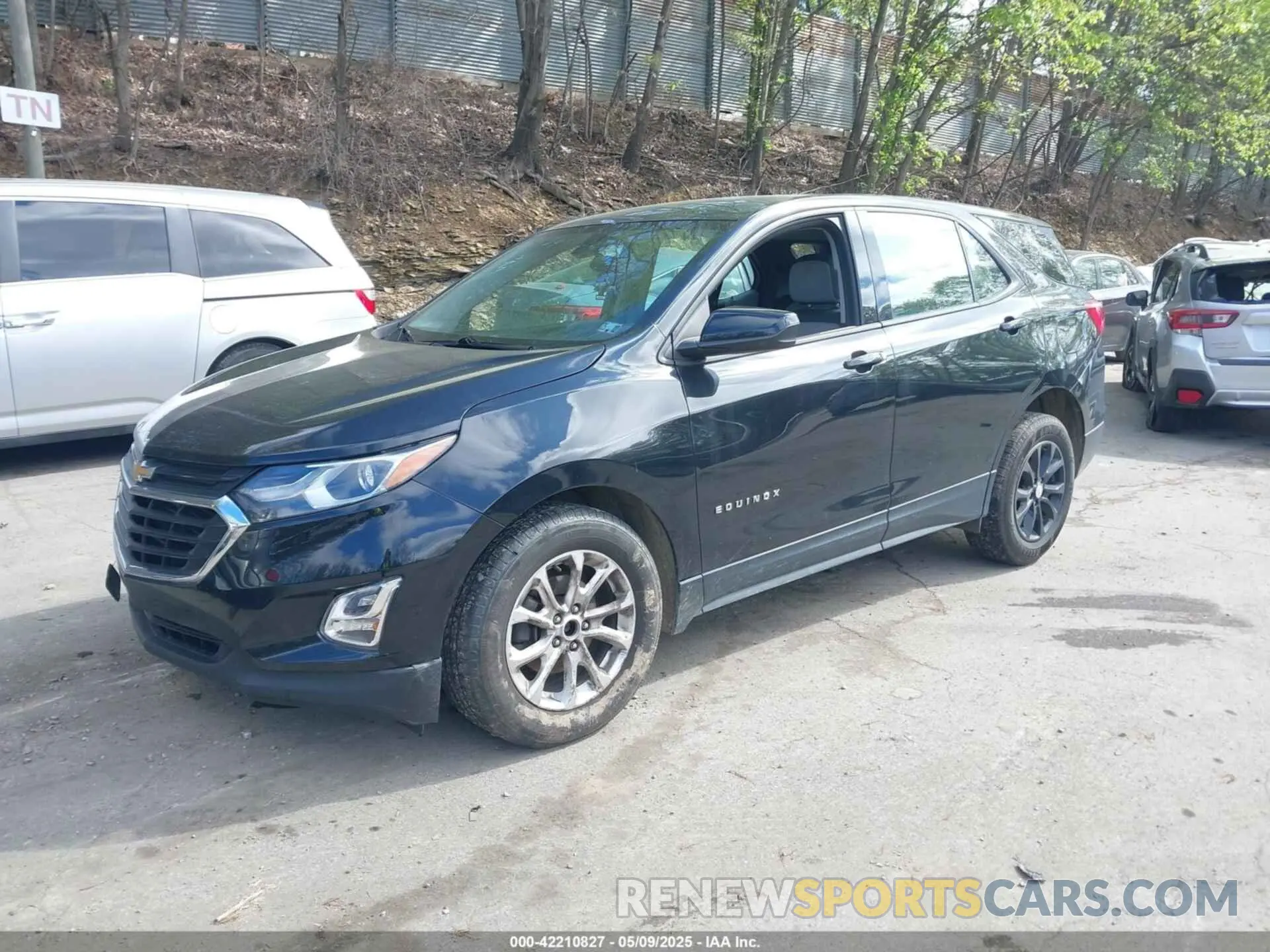 2 Photograph of a damaged car 2GNAXSEV9K6238804 CHEVROLET EQUINOX 2019