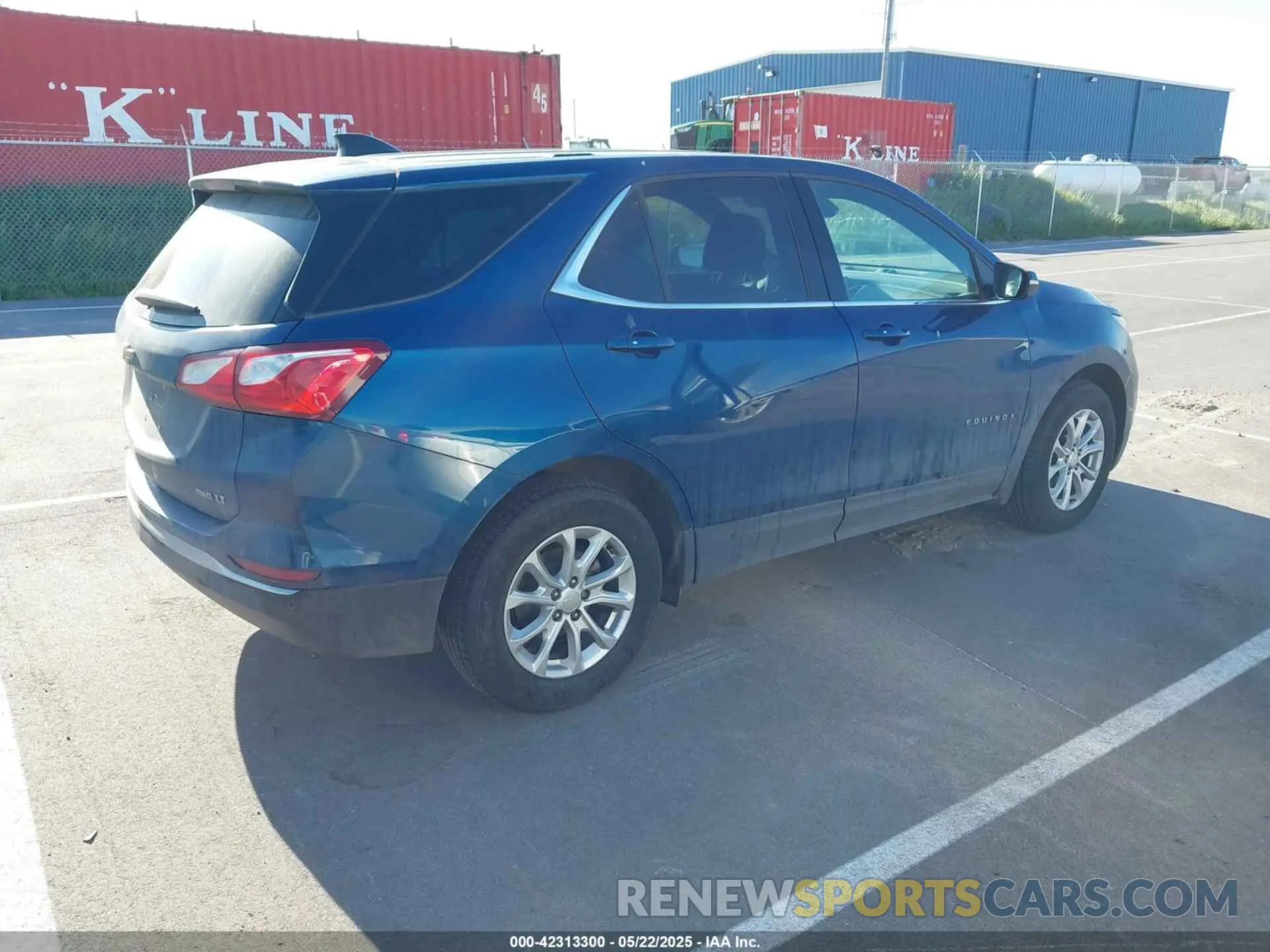 4 Photograph of a damaged car 2GNAXTEV0K6138242 CHEVROLET EQUINOX 2019