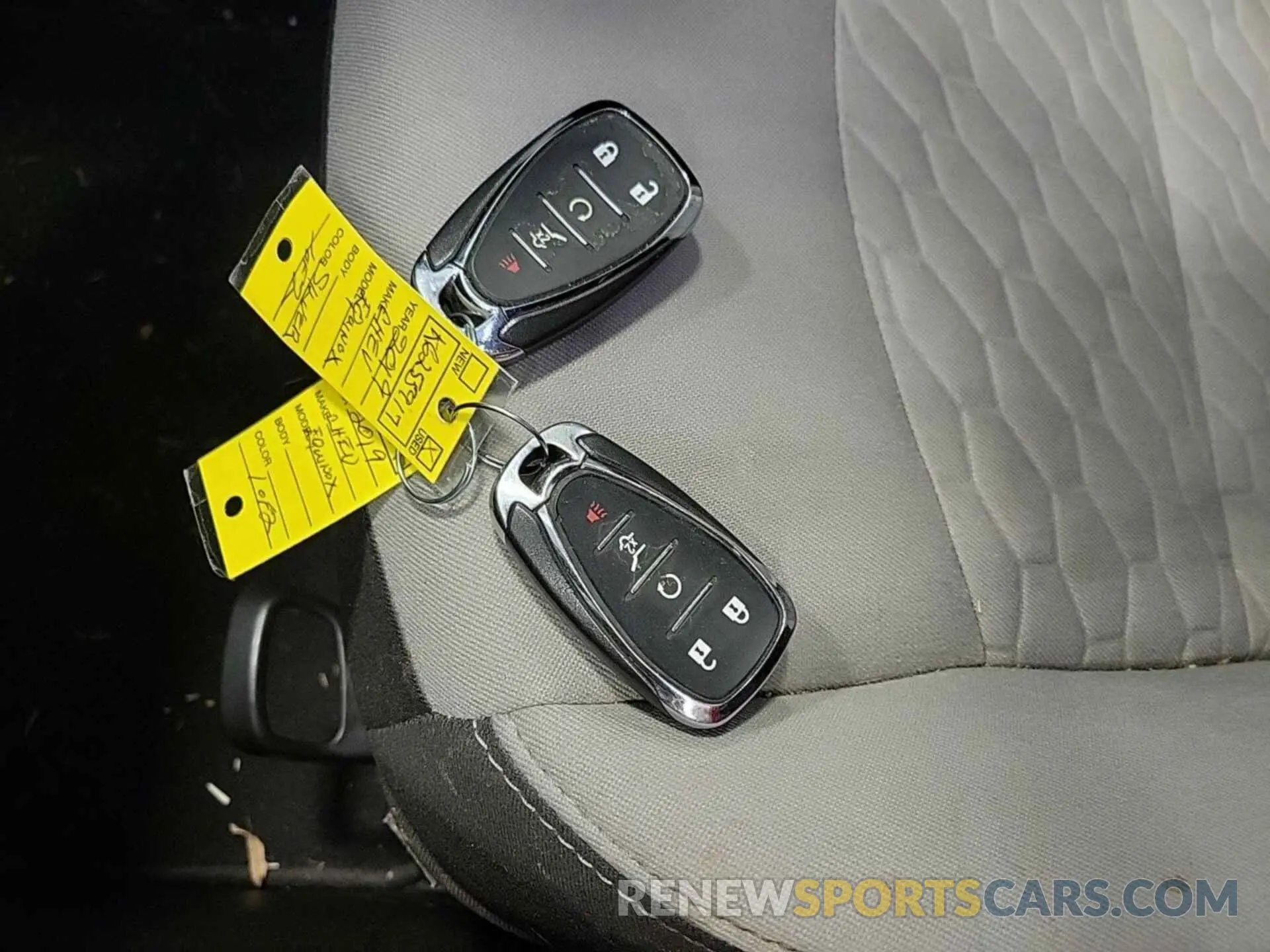 12 Photograph of a damaged car 2GNAXTEV0K6255917 CHEVROLET EQUINOX 2019