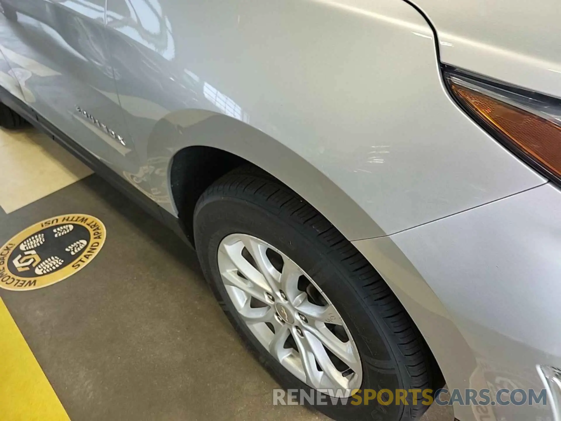 17 Photograph of a damaged car 2GNAXTEV0K6255917 CHEVROLET EQUINOX 2019