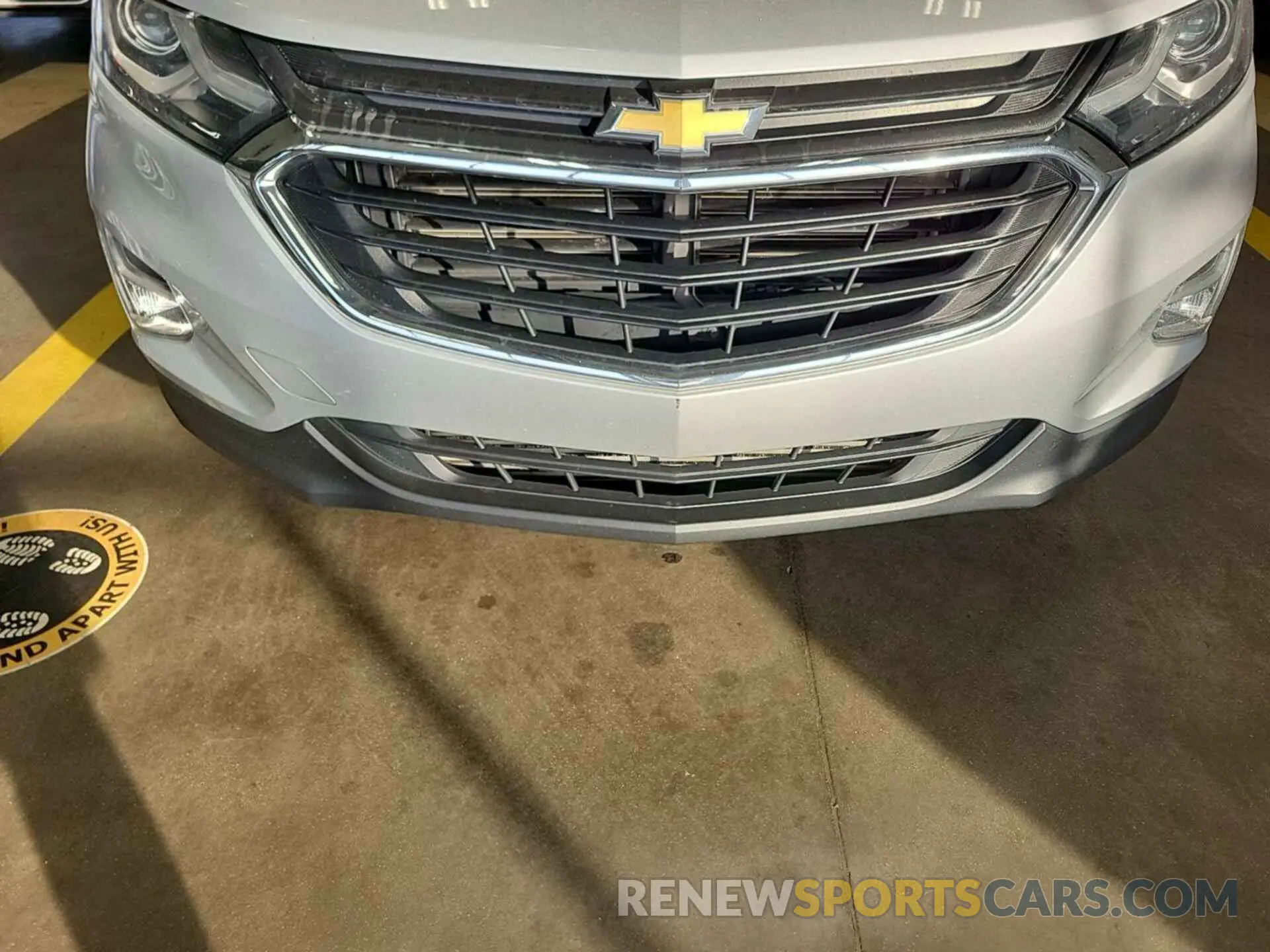 19 Photograph of a damaged car 2GNAXTEV0K6255917 CHEVROLET EQUINOX 2019