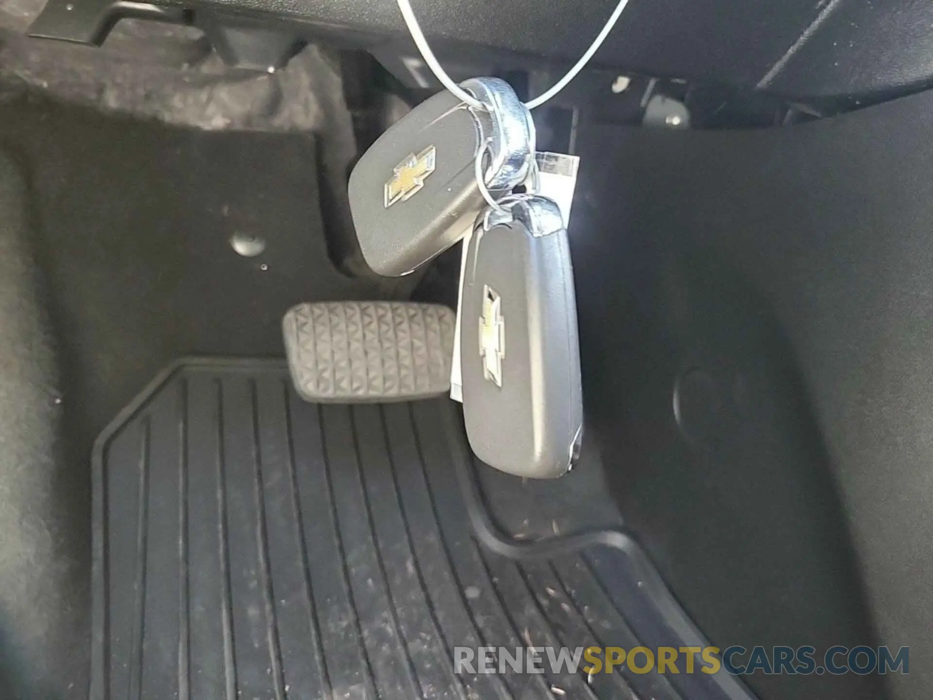 4 Photograph of a damaged car 2GNAXTEV0K6260759 CHEVROLET EQUINOX 2019