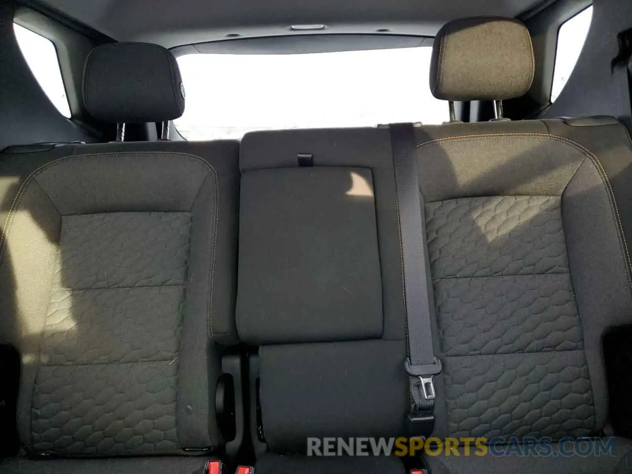 10 Photograph of a damaged car 2GNAXTEV0K6299545 CHEVROLET EQUINOX 2019