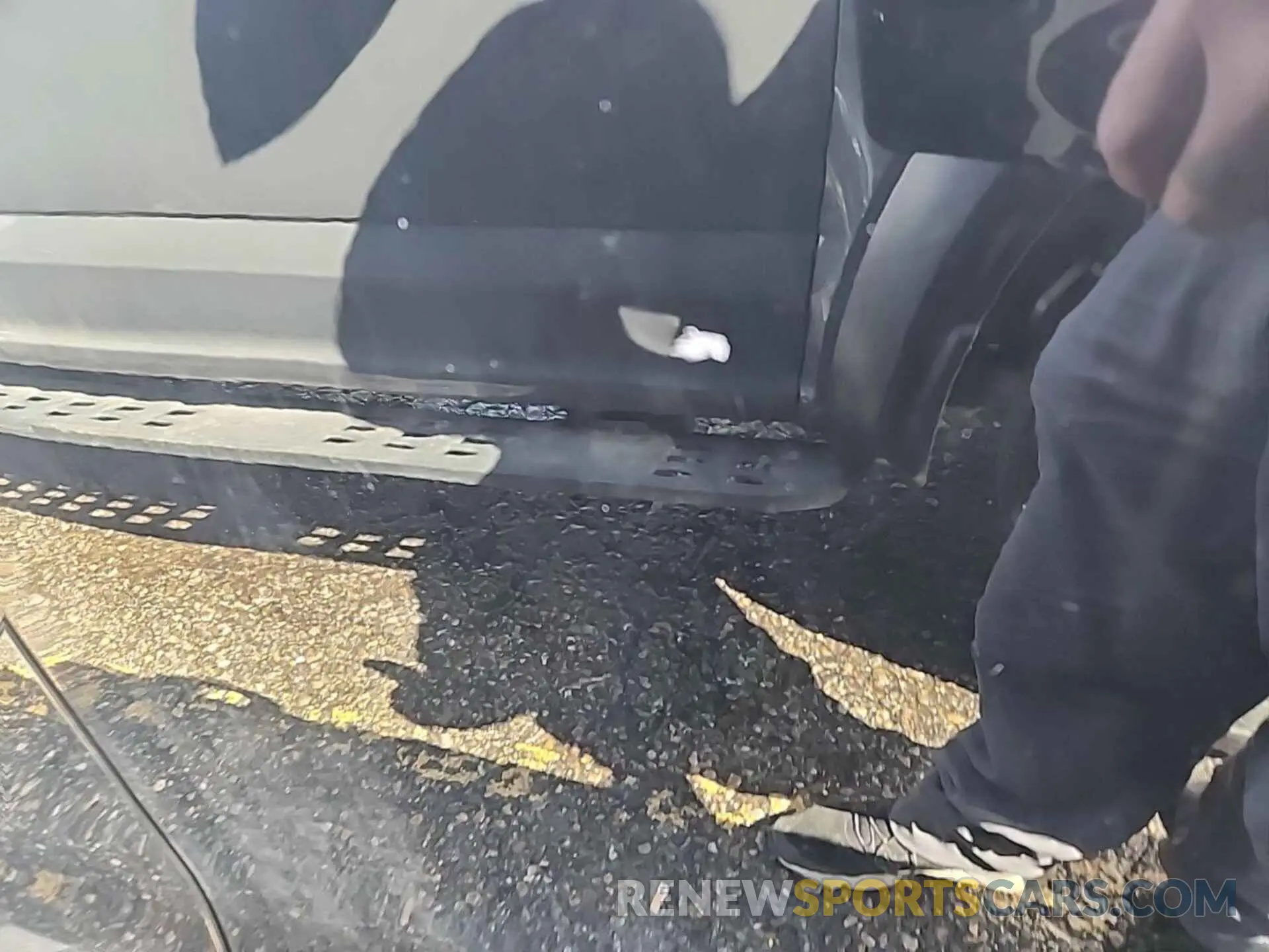 12 Photograph of a damaged car 2GNAXTEV1K6197543 CHEVROLET EQUINOX 2019