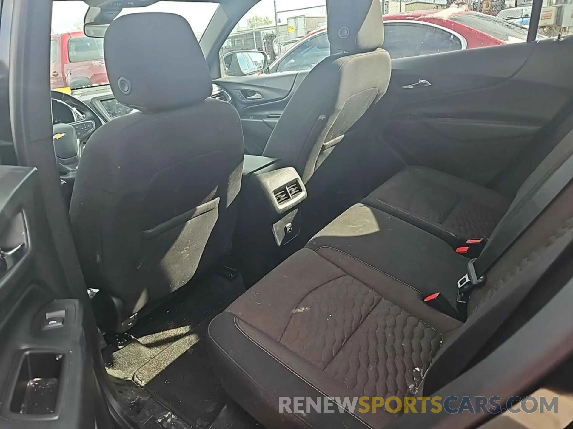 19 Photograph of a damaged car 2GNAXTEV1K6197543 CHEVROLET EQUINOX 2019
