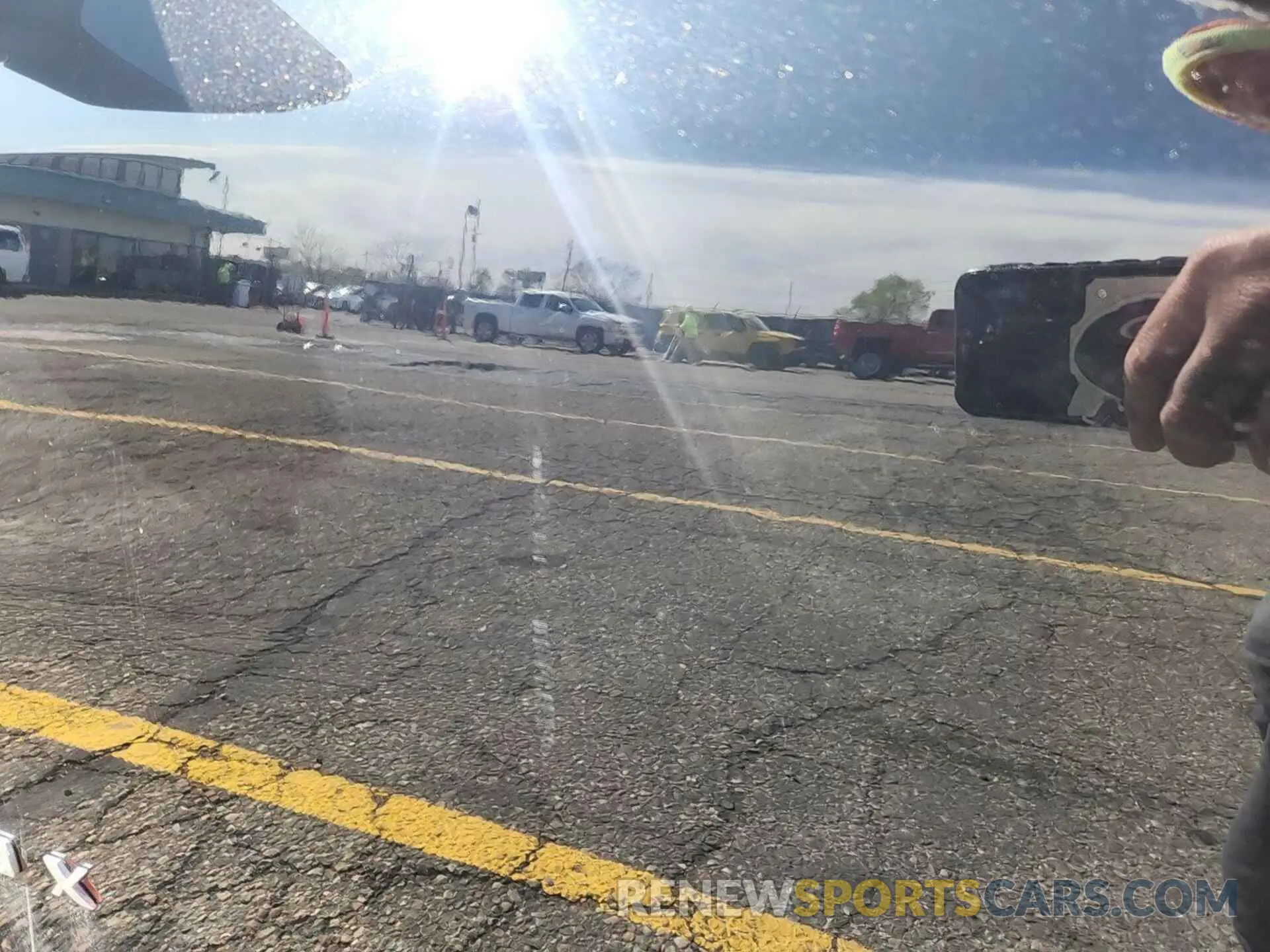 8 Photograph of a damaged car 2GNAXTEV1K6197543 CHEVROLET EQUINOX 2019