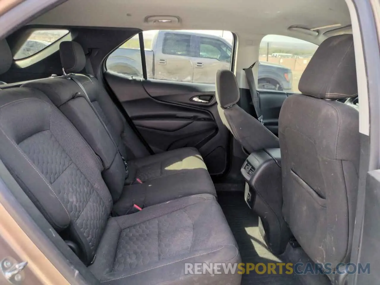 11 Photograph of a damaged car 2GNAXTEV1K6218553 CHEVROLET EQUINOX 2019